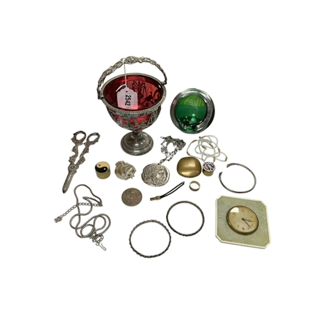 A collection of sundry items to include early 20th century s...
