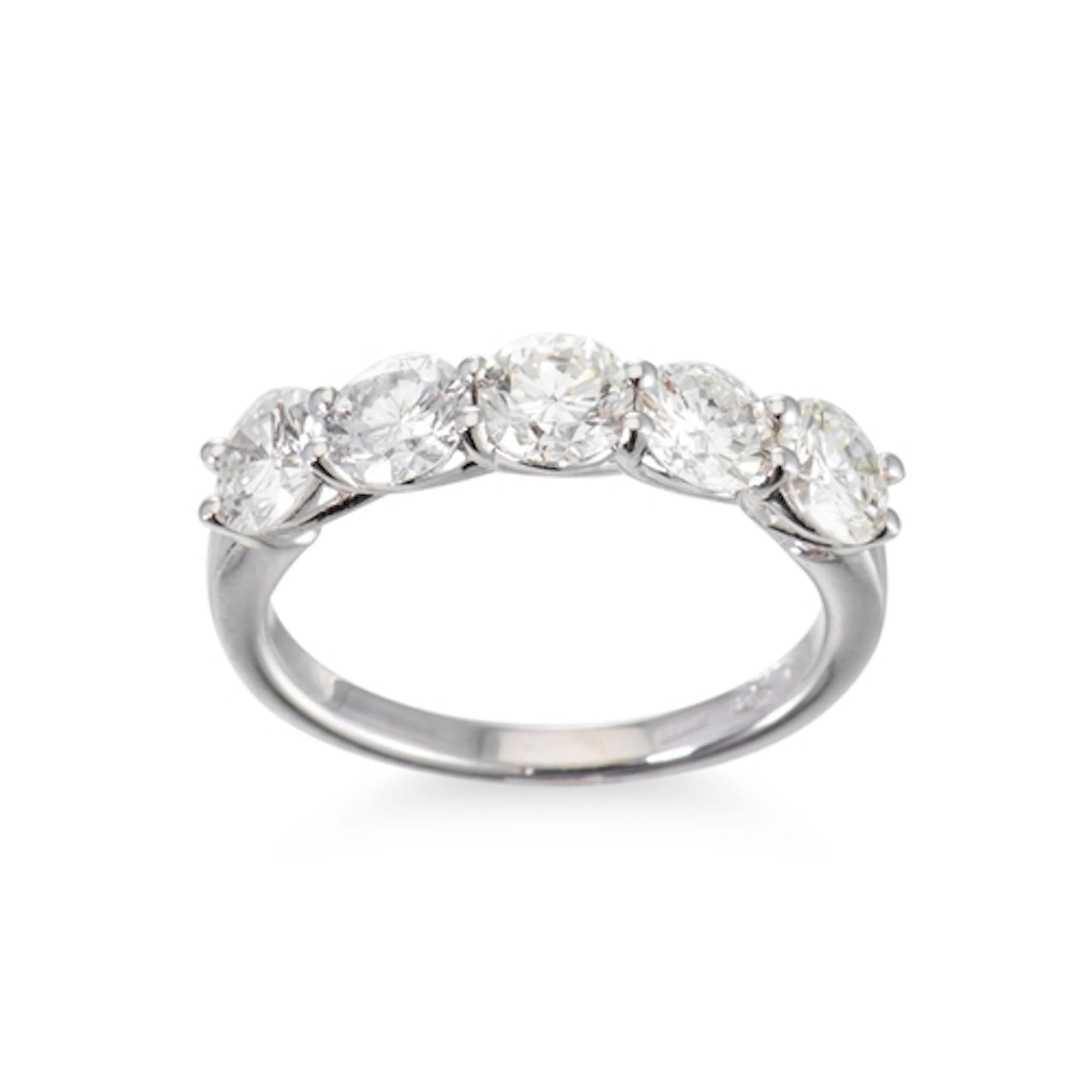 A DIAMOND FIVE STONE RING, the brilliant cut diamonds mounte...