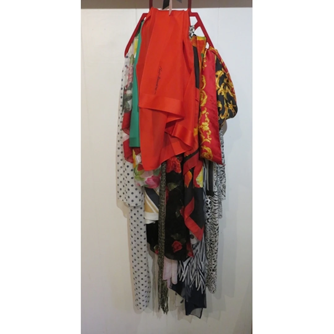 Quantity of various ladies' silk and other headscarves
