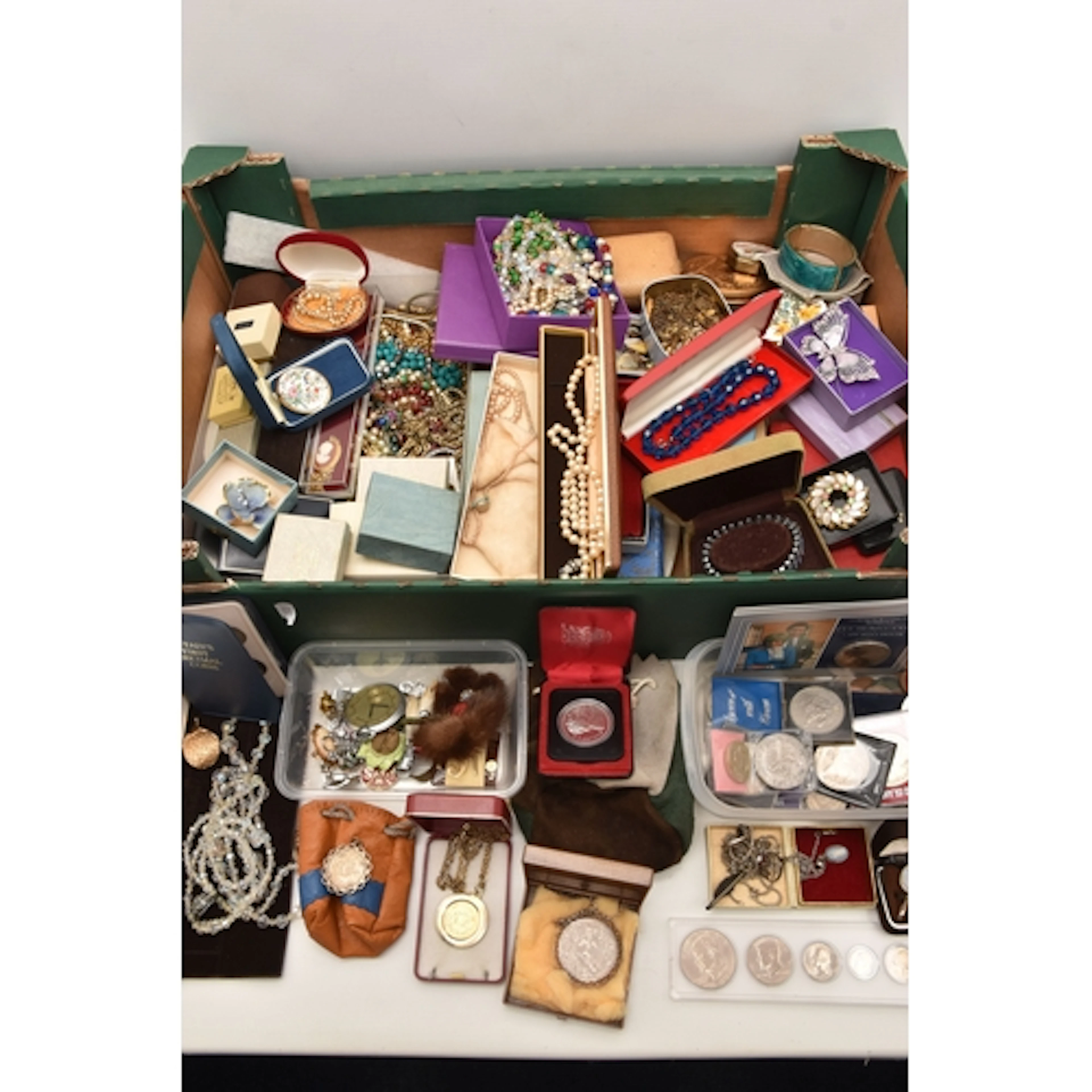 A BOX OF ASSORTED COSTUME JEWELLERY AND ITEMS, to include bo...