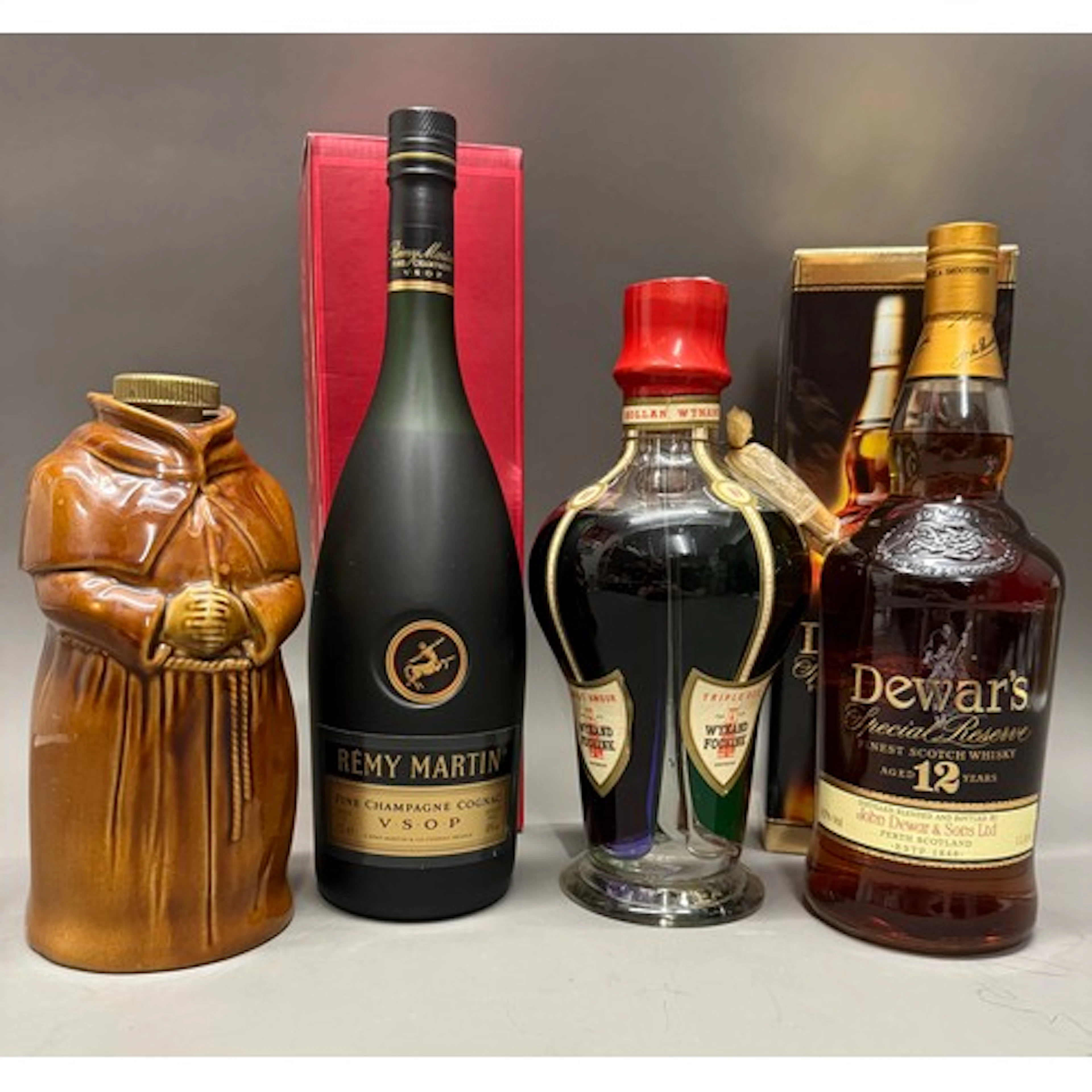 DEWARS 12 year old Special Reserve blended Scotch whisky 43%...