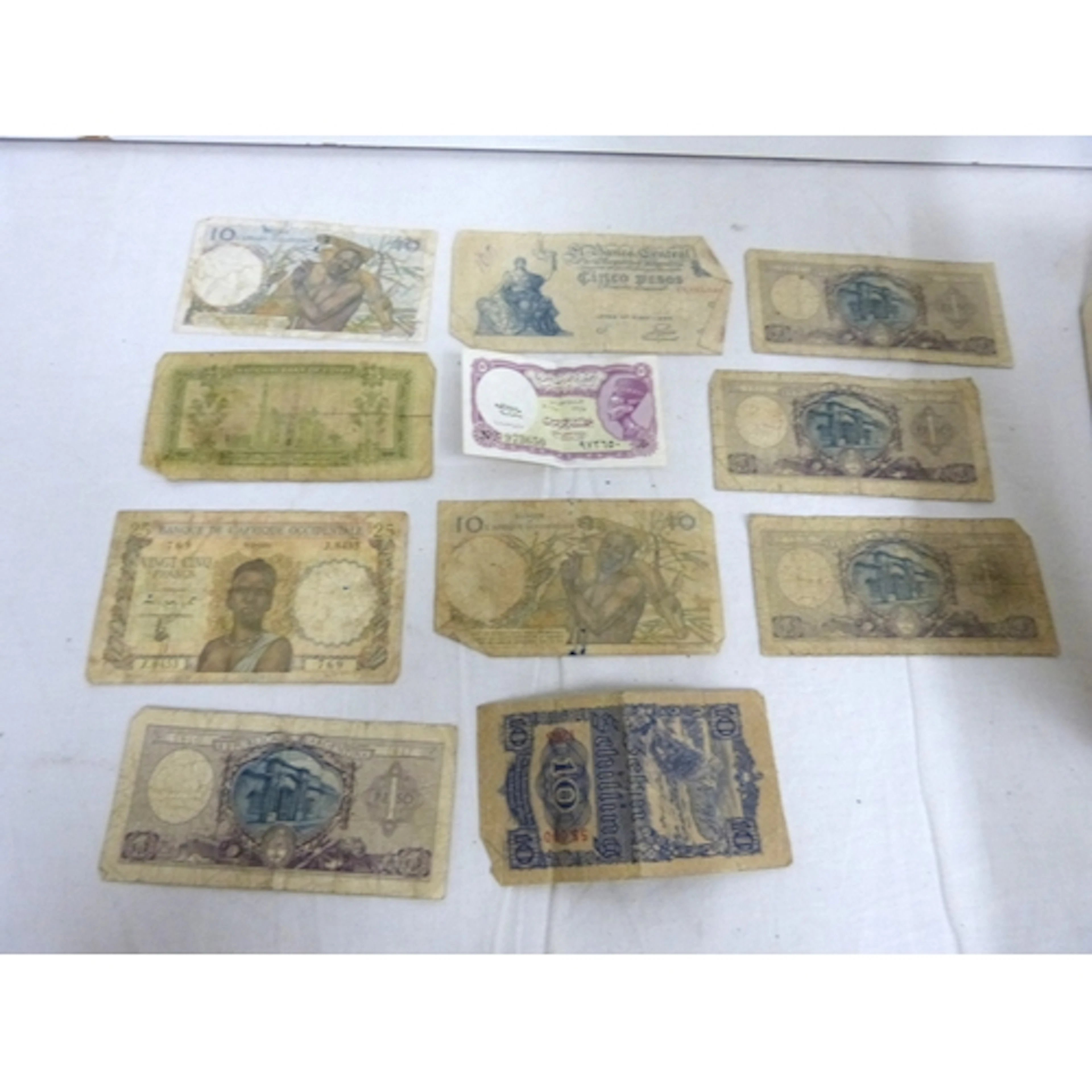 Collection of various world banknotes to include Argentina, ...