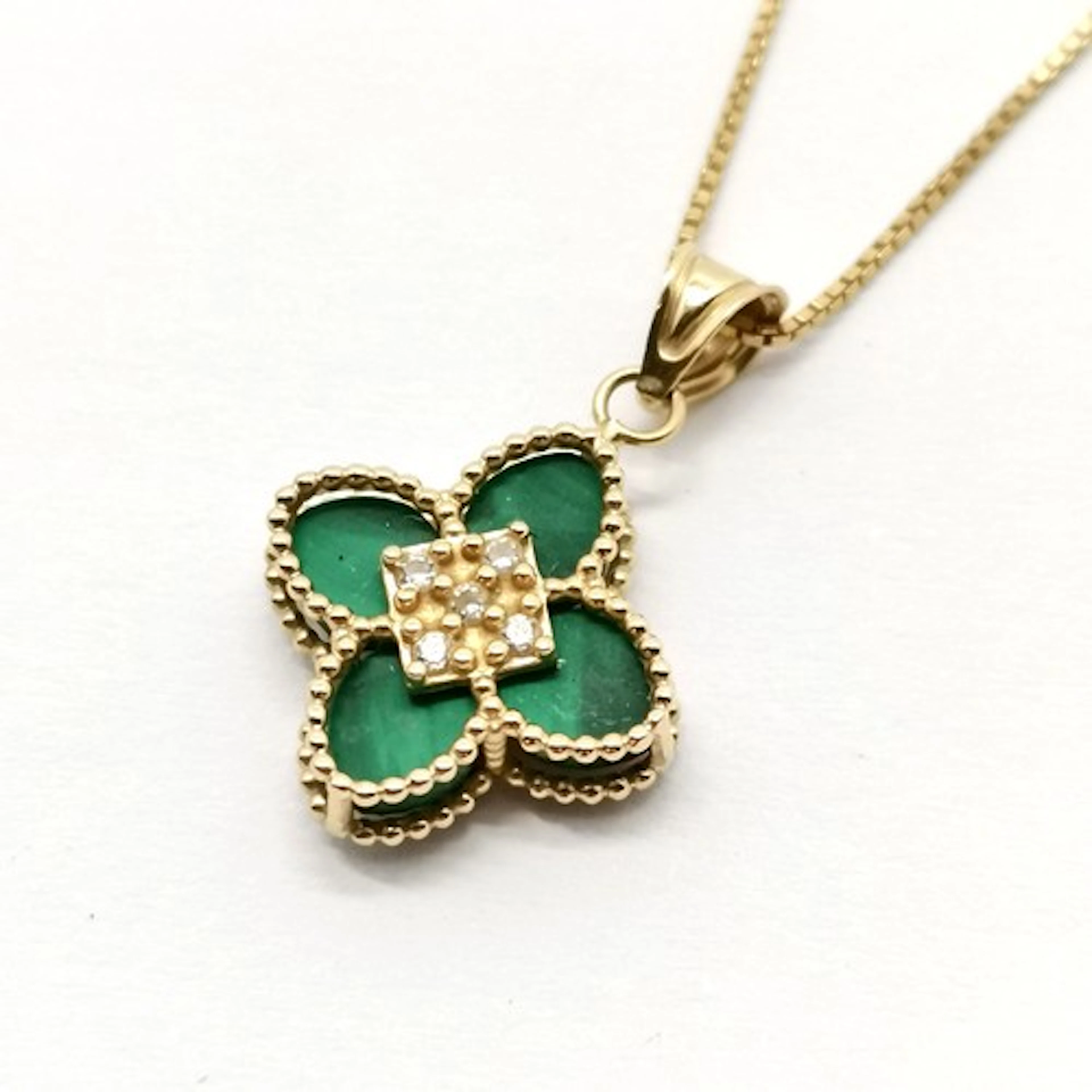 14ct marked gold malachite & white stone pendant on an 18ct ...