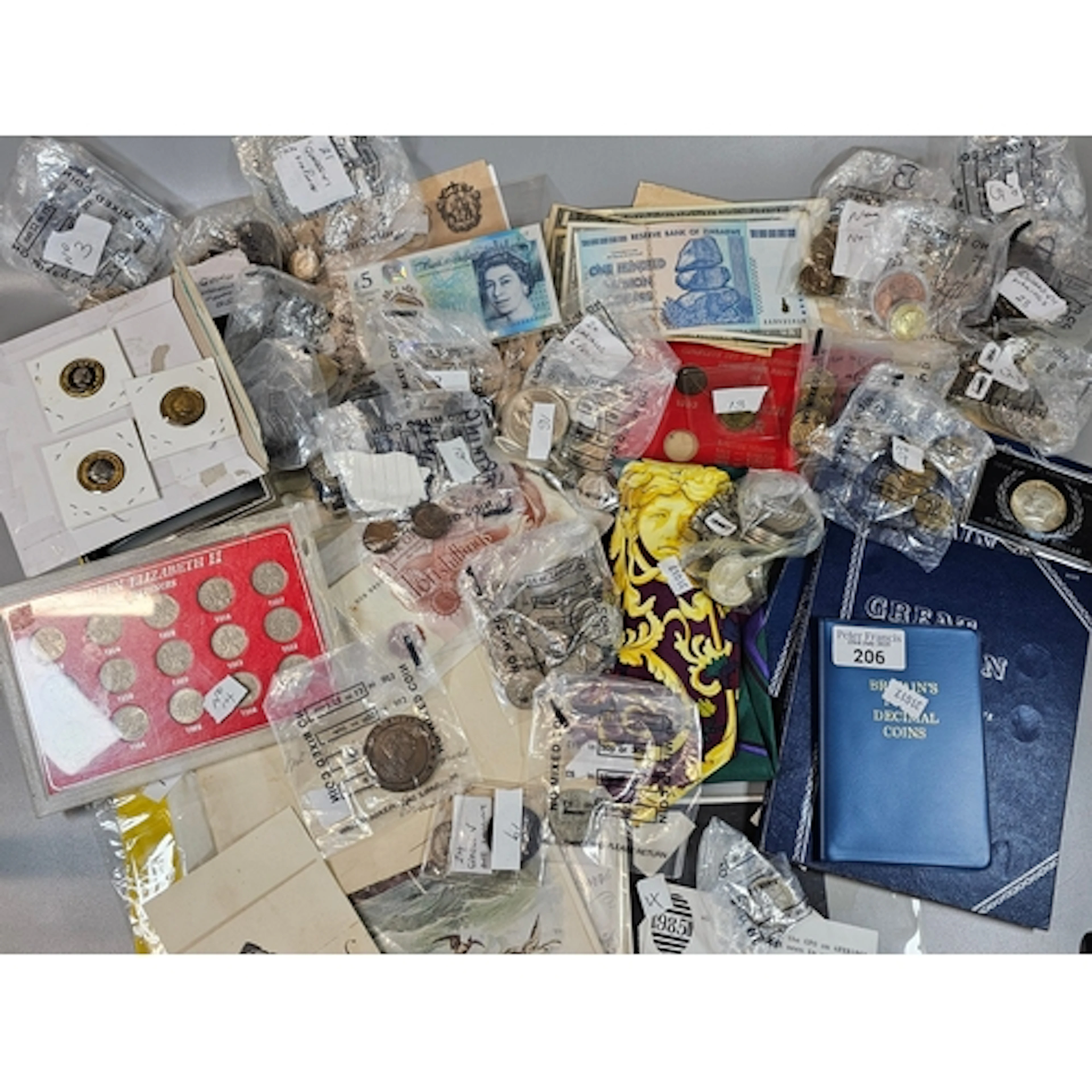 Collection of coins to include: Britain's decimal coins, cop...