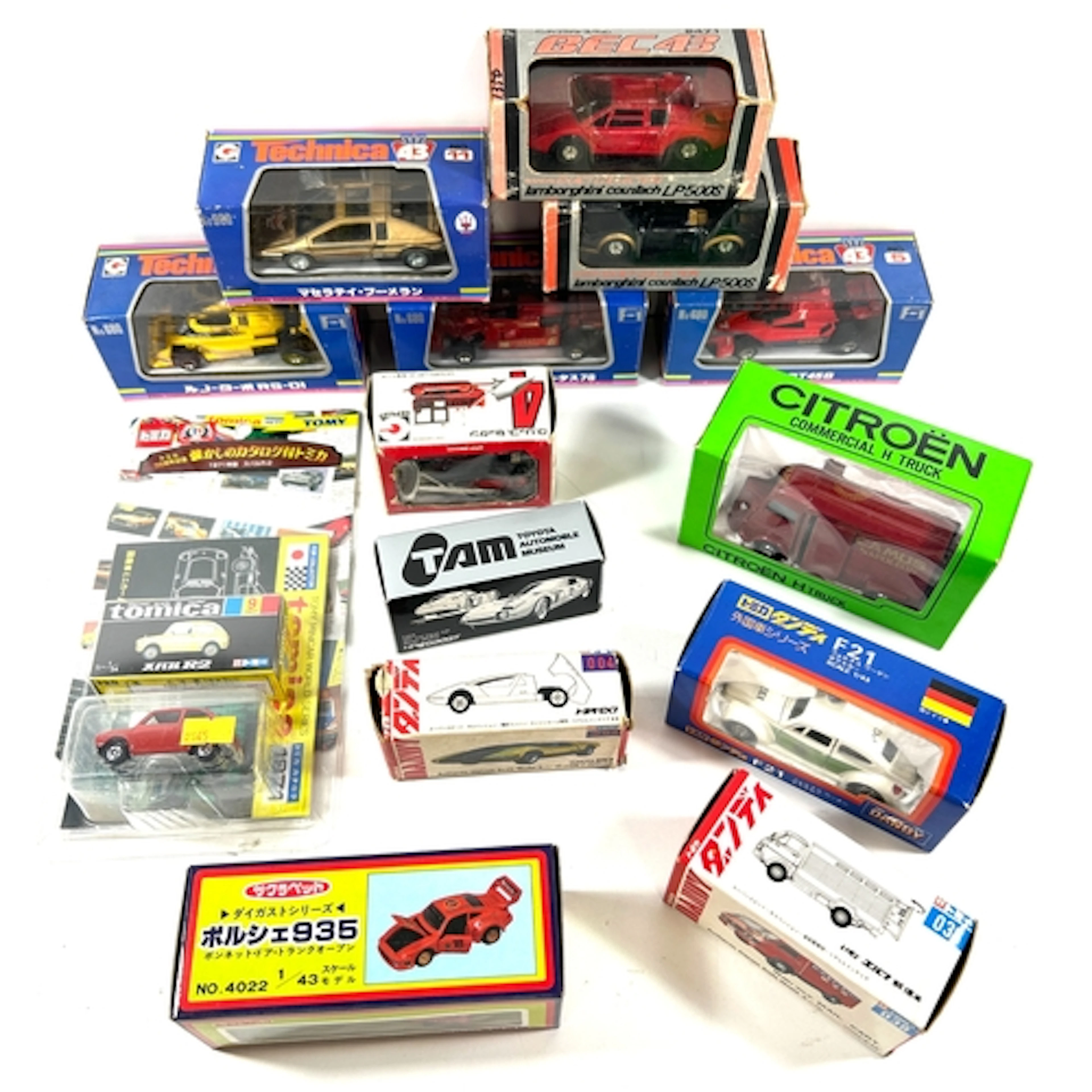 14 Japanese produced Vehicles. Sakura Porsche 935 Turbo in r...