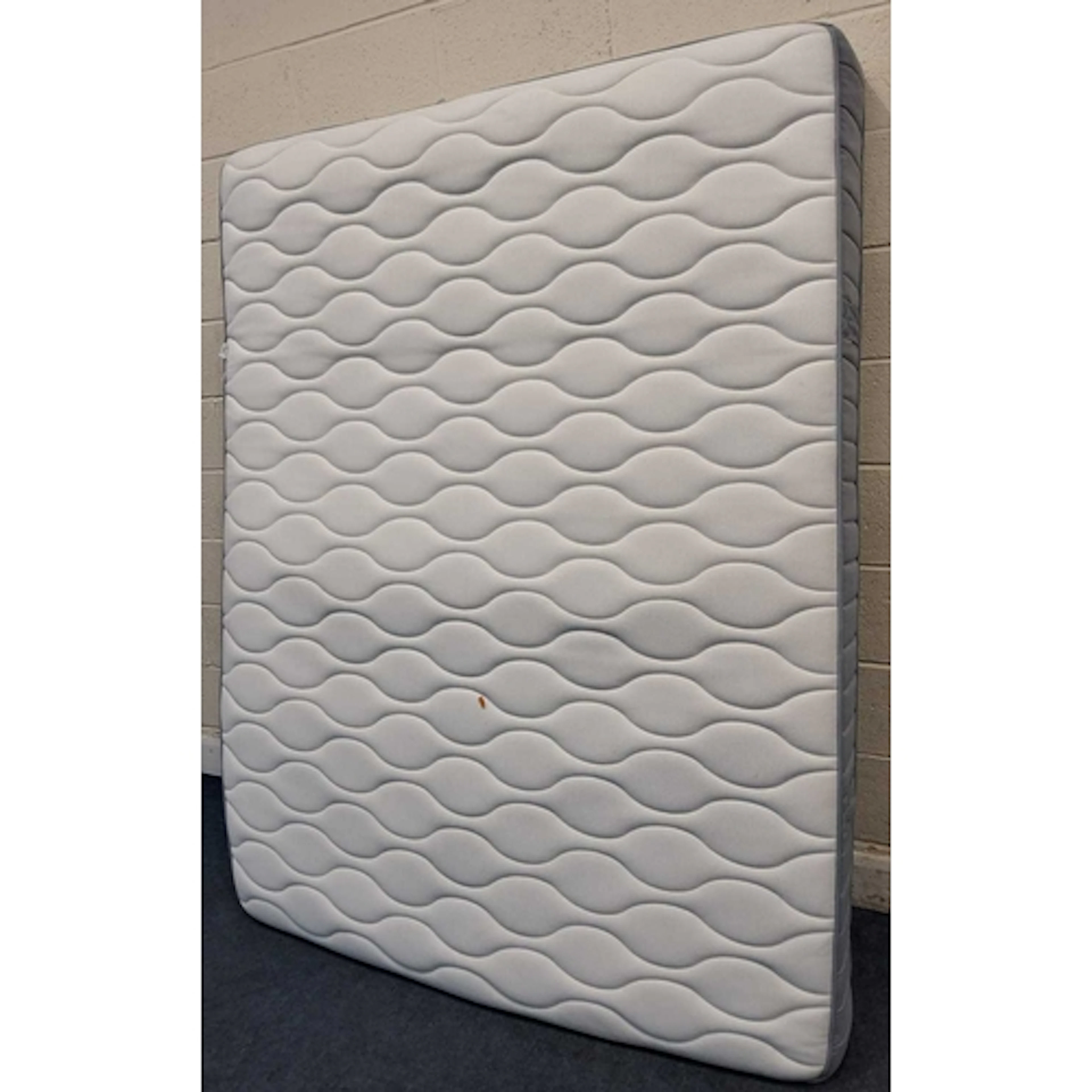 AN UNBRANDED 5FT MATTRESS general signs of usage...