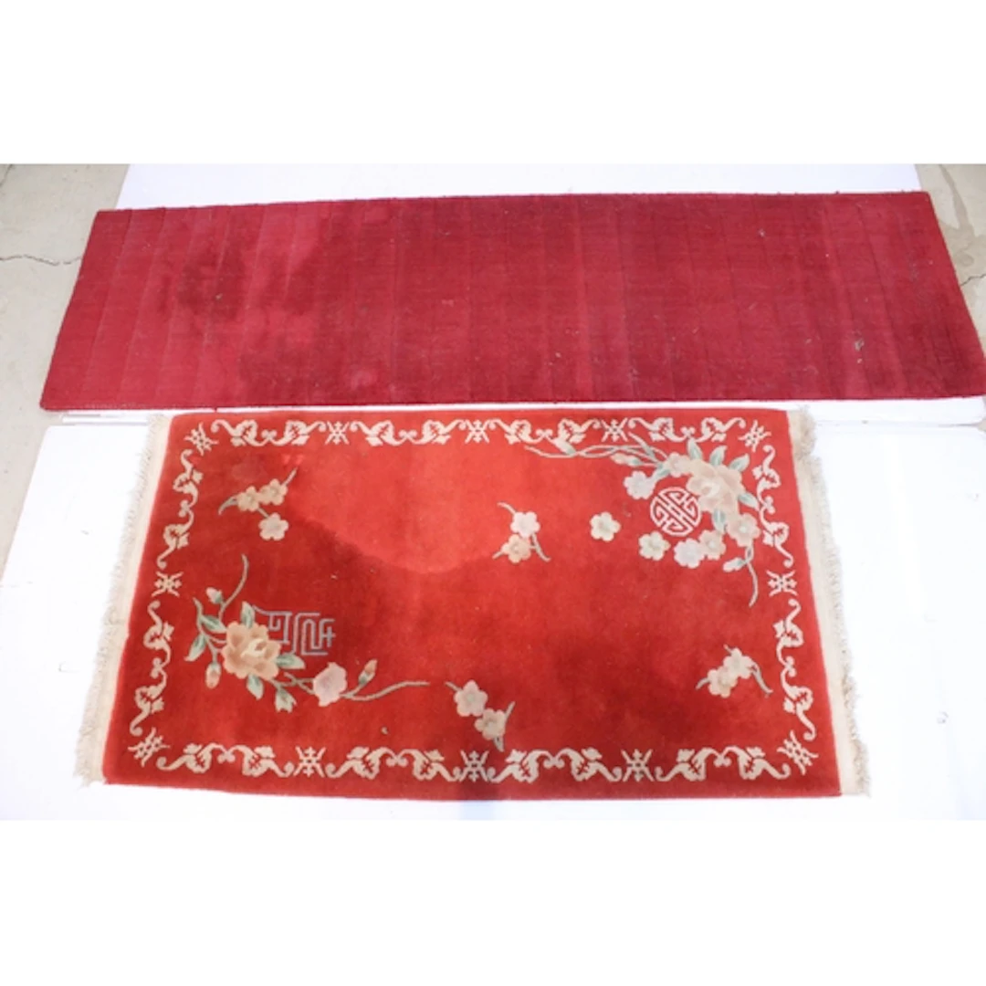 Chinese red ground rug, having zhou mark and floral border, ...