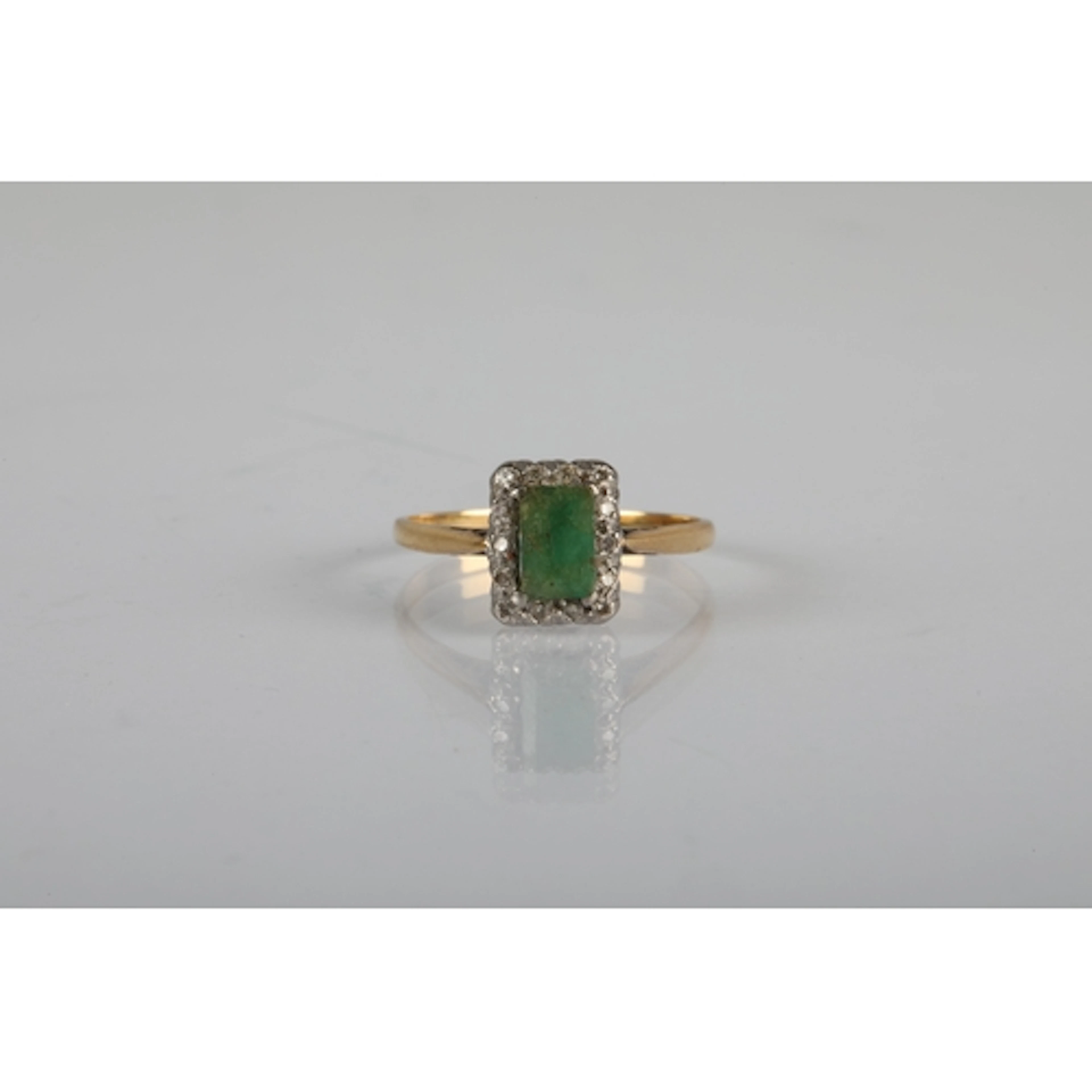 Ladies 18ct gold emerald and diamond ring, ring size P/Q, gr...