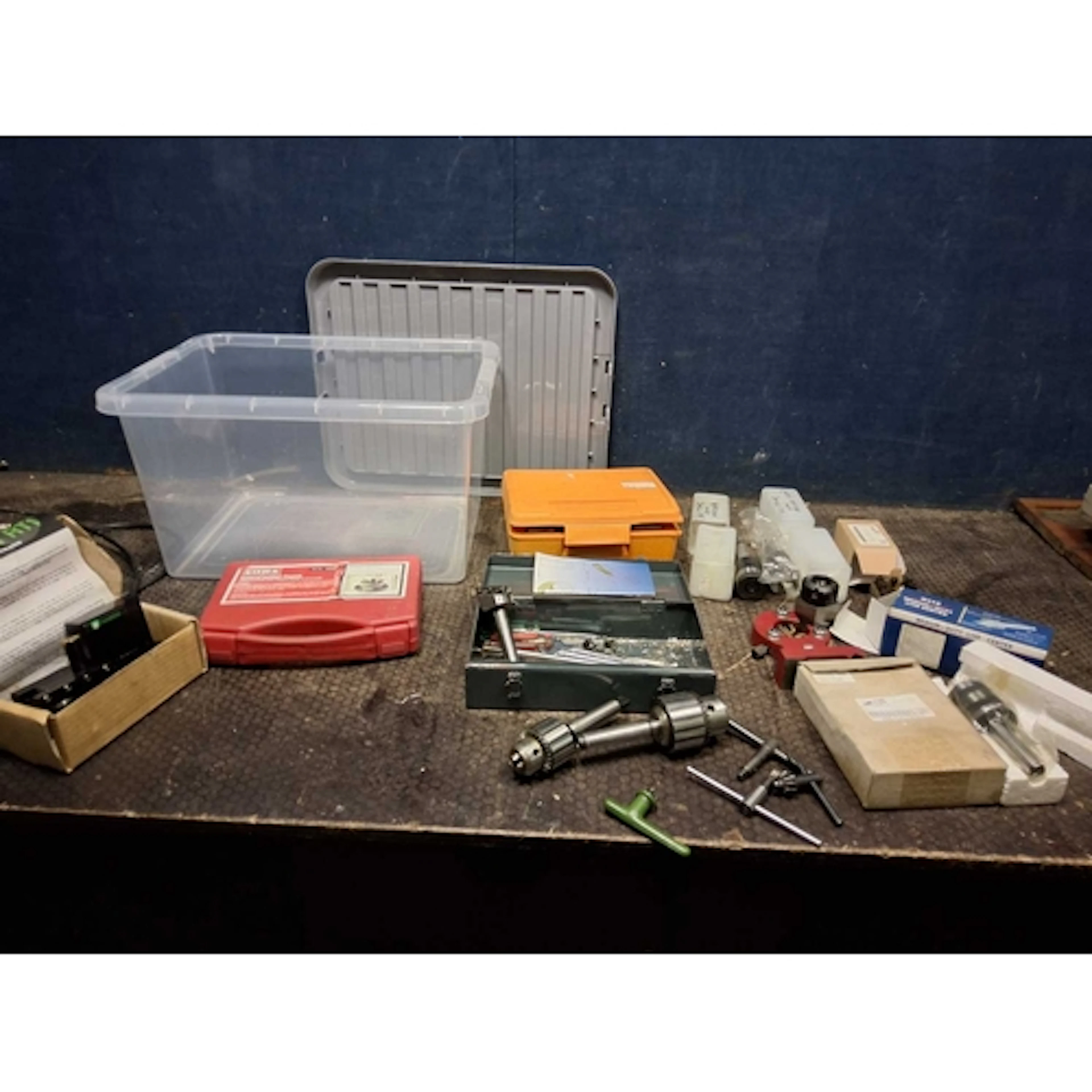 A TRAY CONTAINING LATHE TOOLING, including a Serepton RT1 ra...