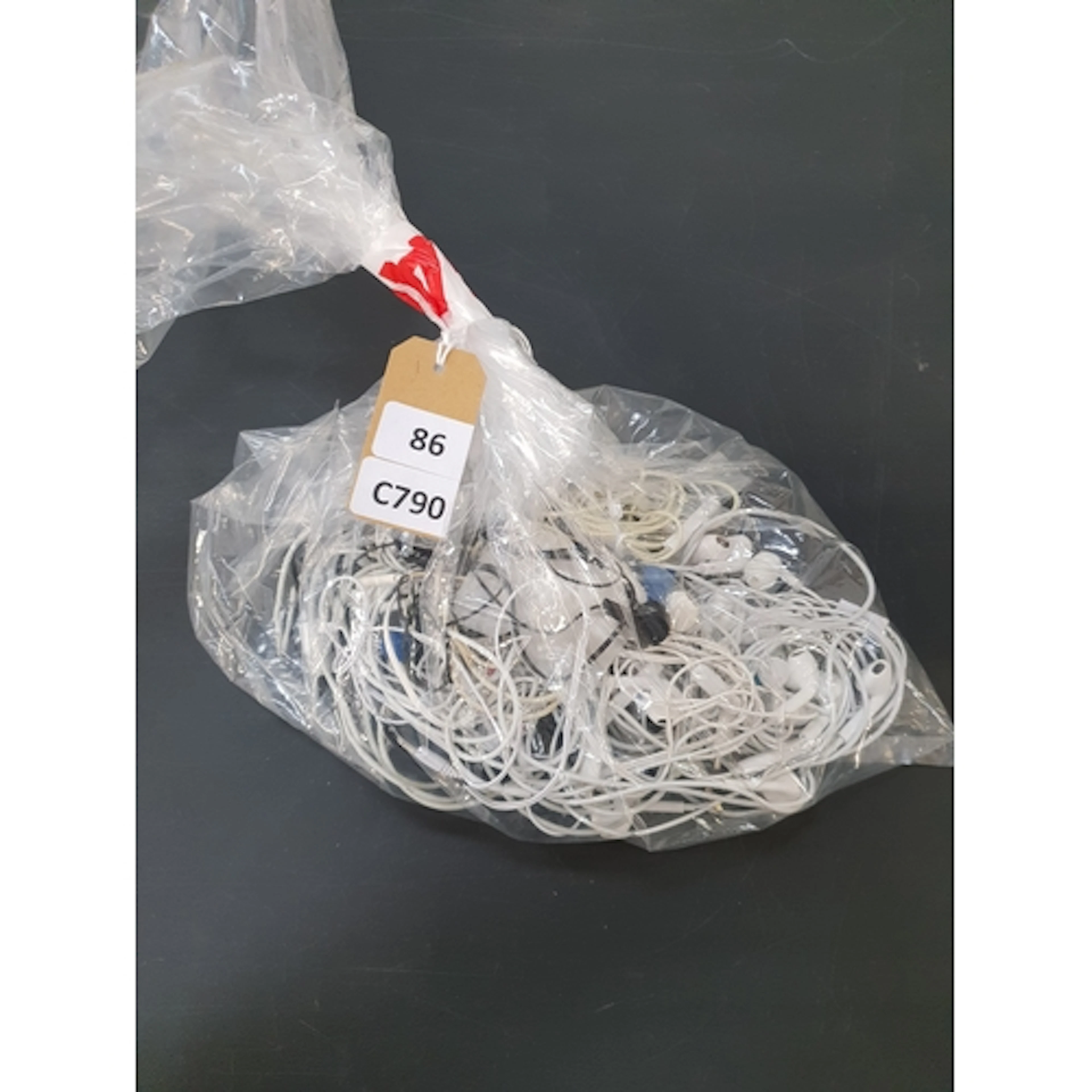 ONE BAG OF WIRED EARPHONES