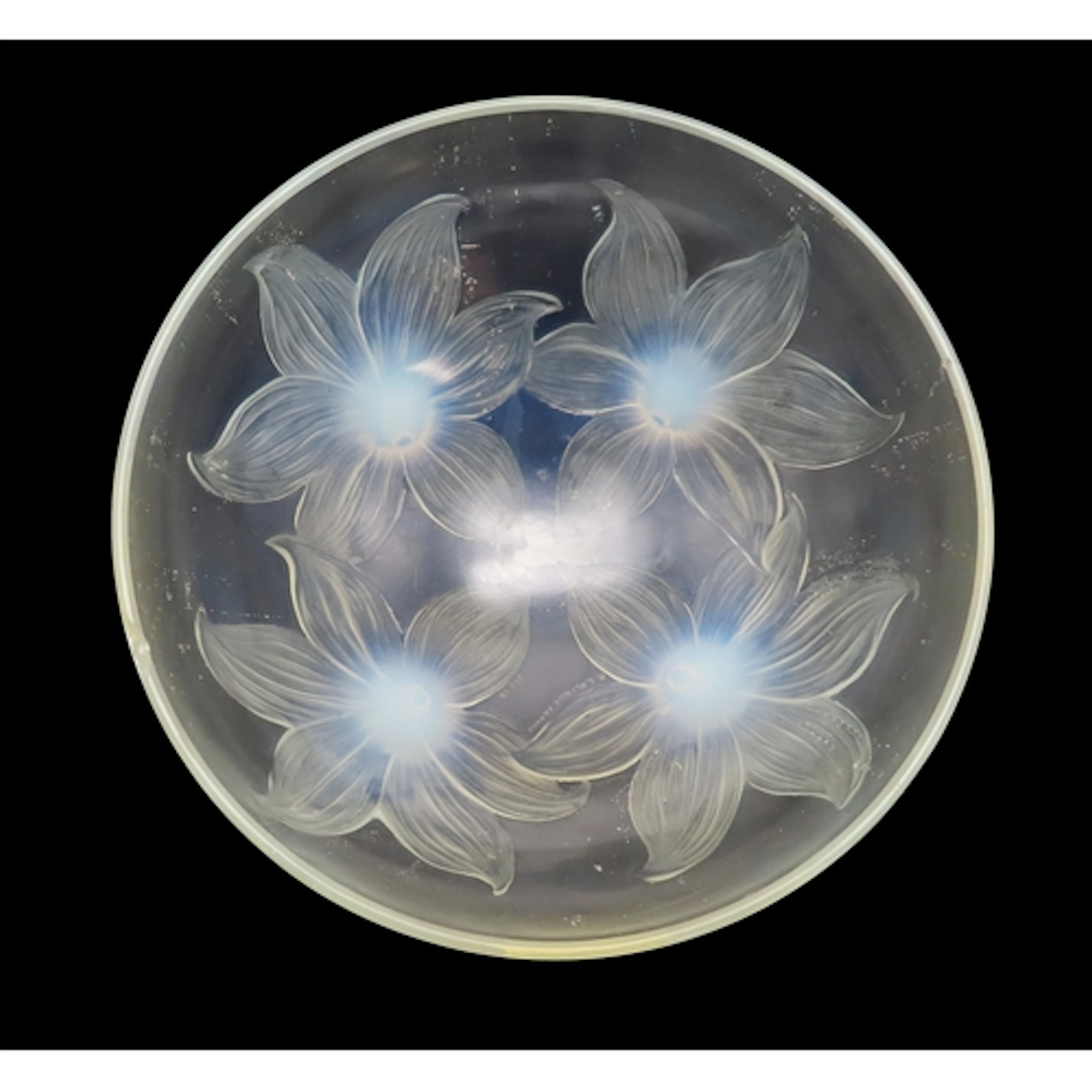 Rene Lalique (French 1860-1945) Lys pattern bowl, the moulde...
