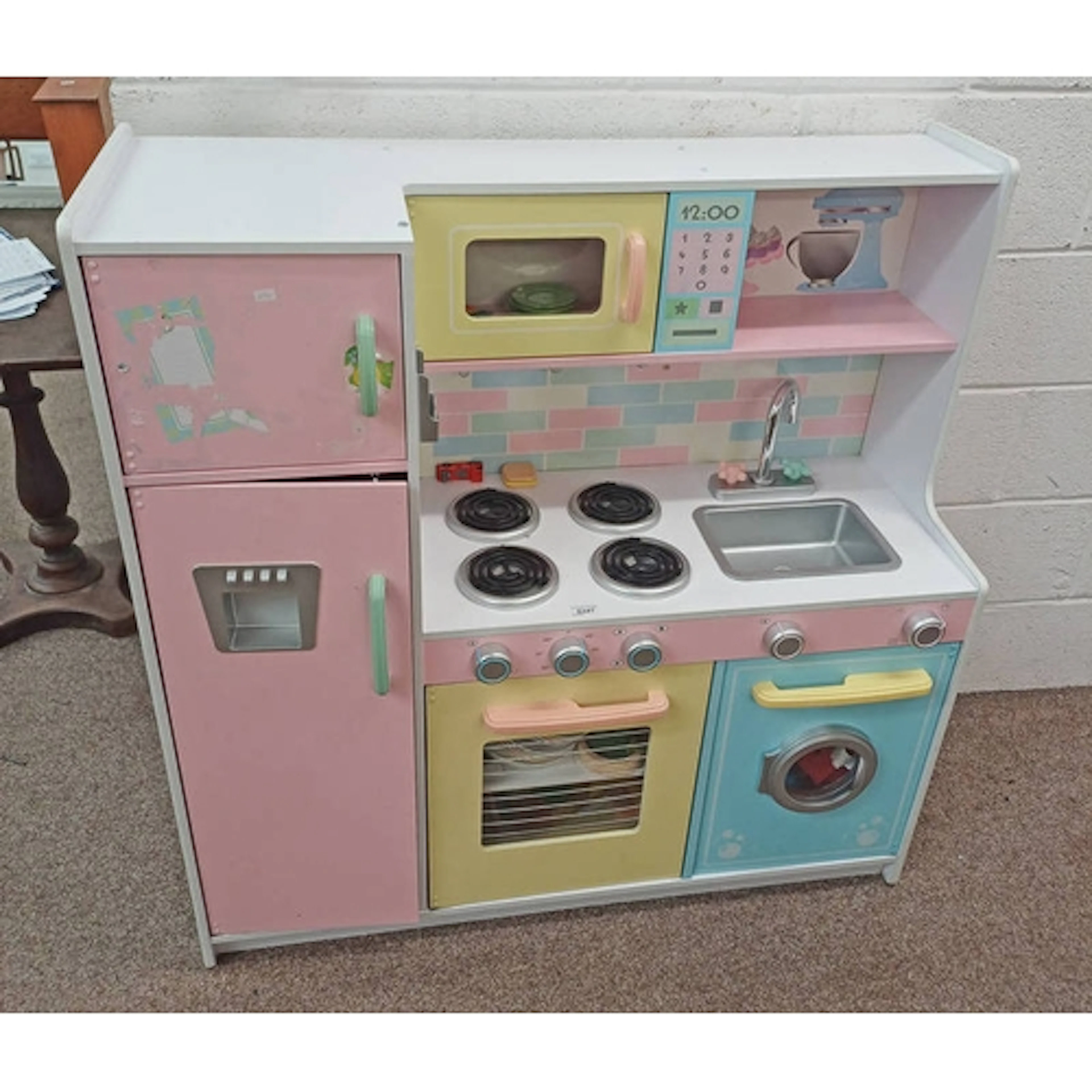 KIDKRAFT CHILD'S TOY KITCHEN