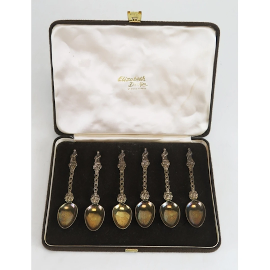 A set of six Victorian silver gilt teaspoons, maker Henry Ho...