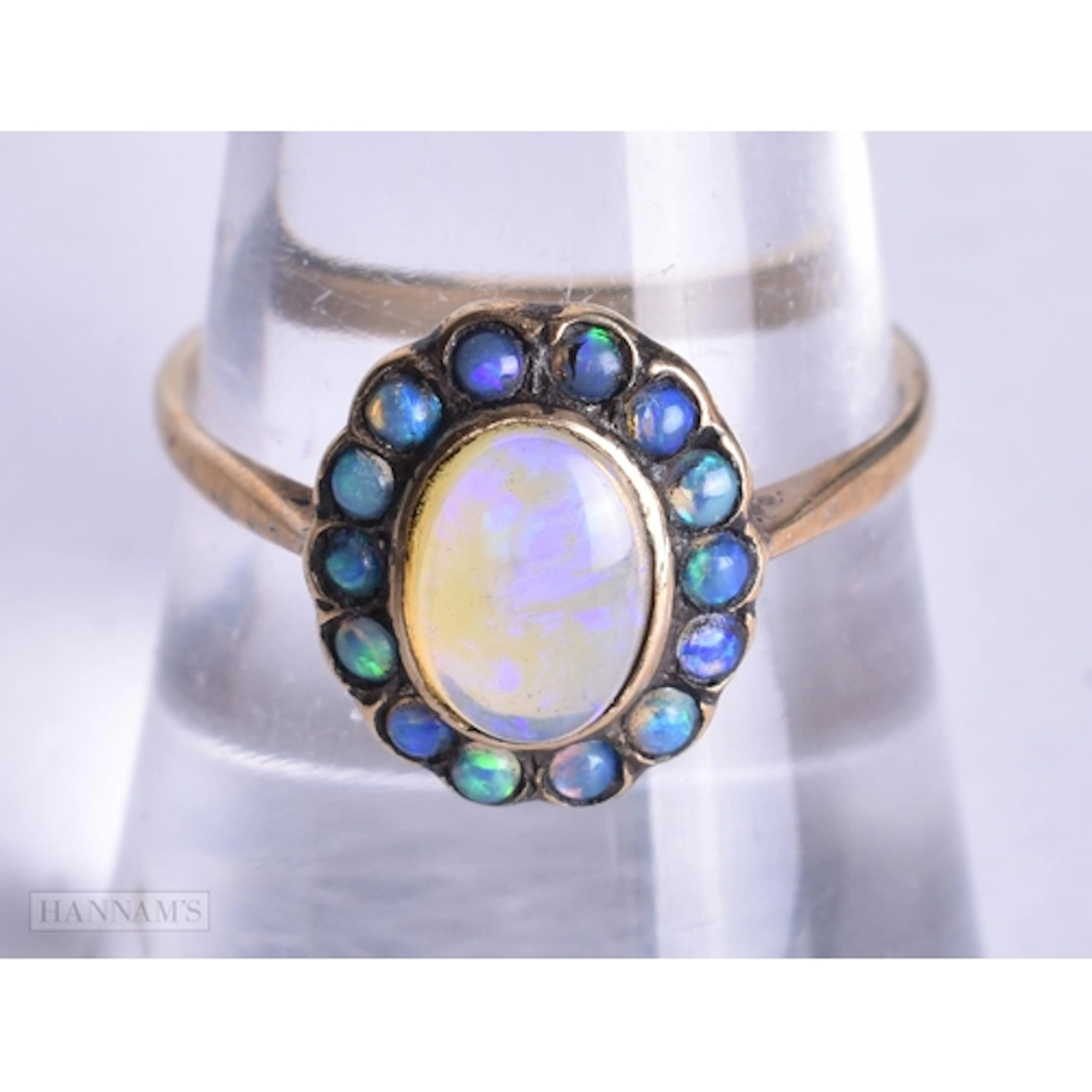 9ct gold opal cluster ring (2.2g). P/Q.