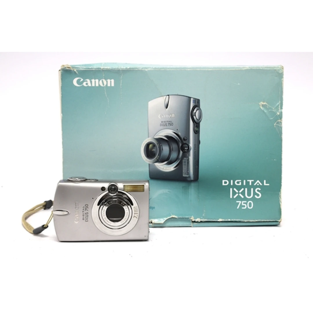 Canon IXUS 750 Digital Compact Camera, silver, boxed with ch...