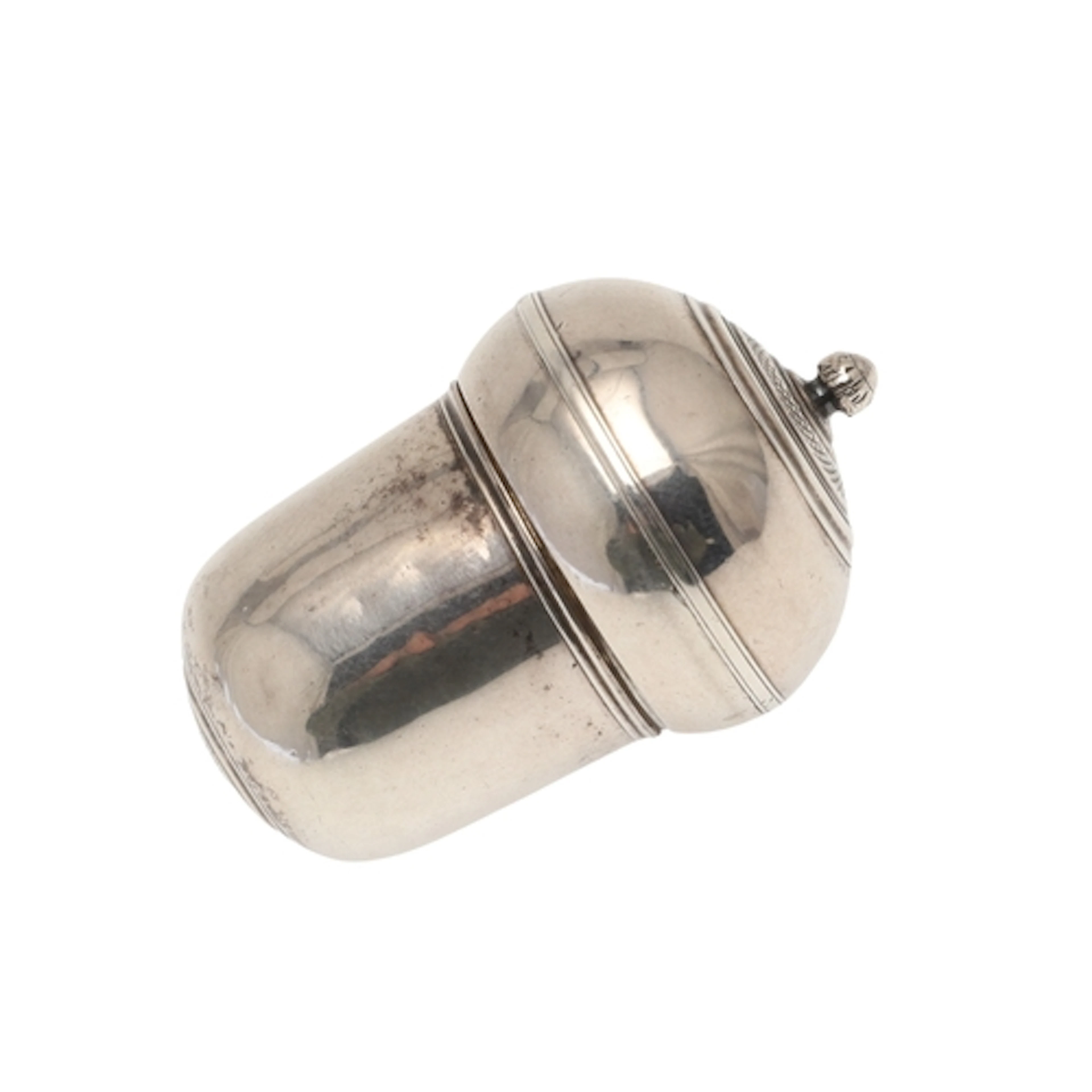 AN 18TH/19TH CENTURY SILVER NUTMEG GRATER. Of acorn shape wi...