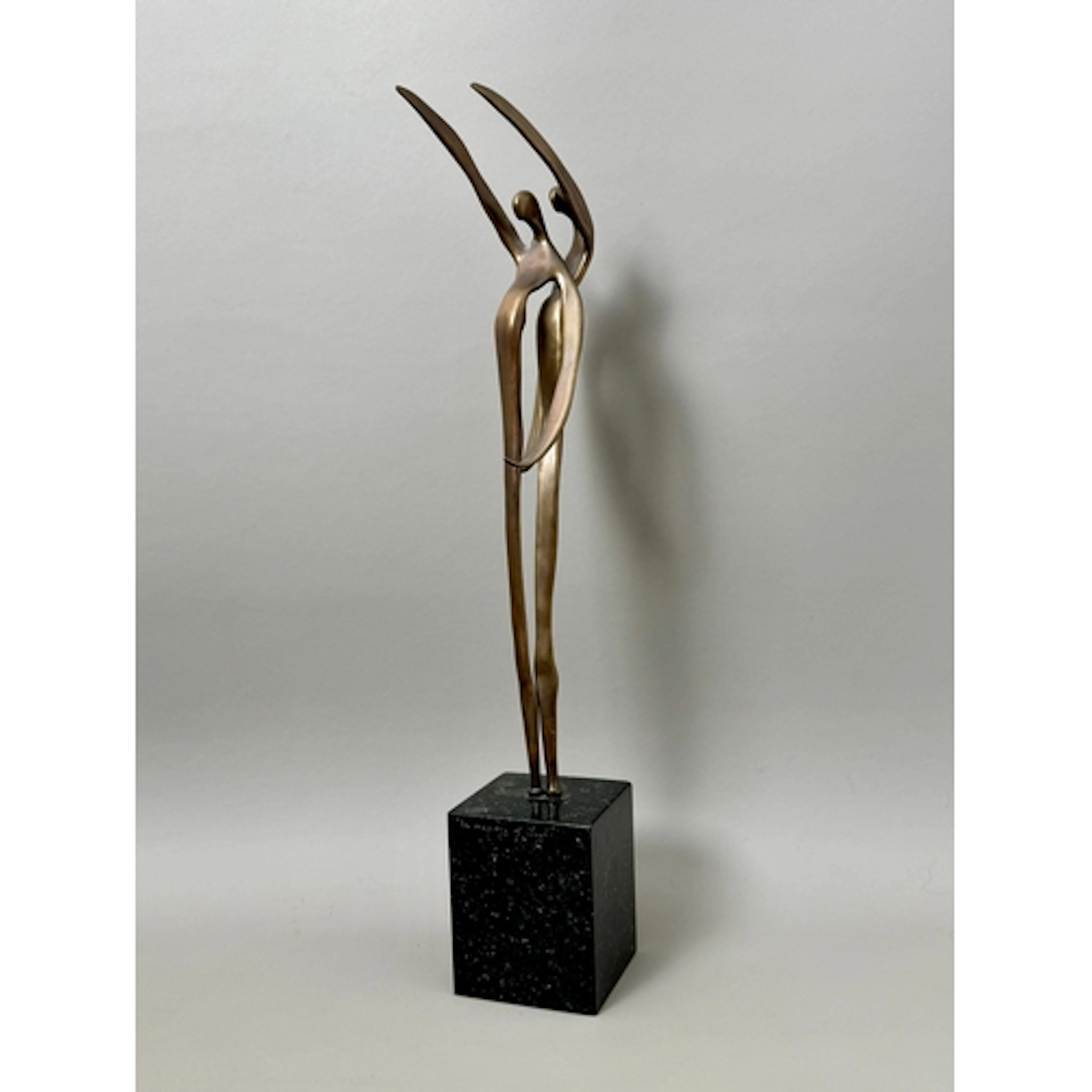 David Keenan: "In memory of Joy", a bronze sculpture of two ...