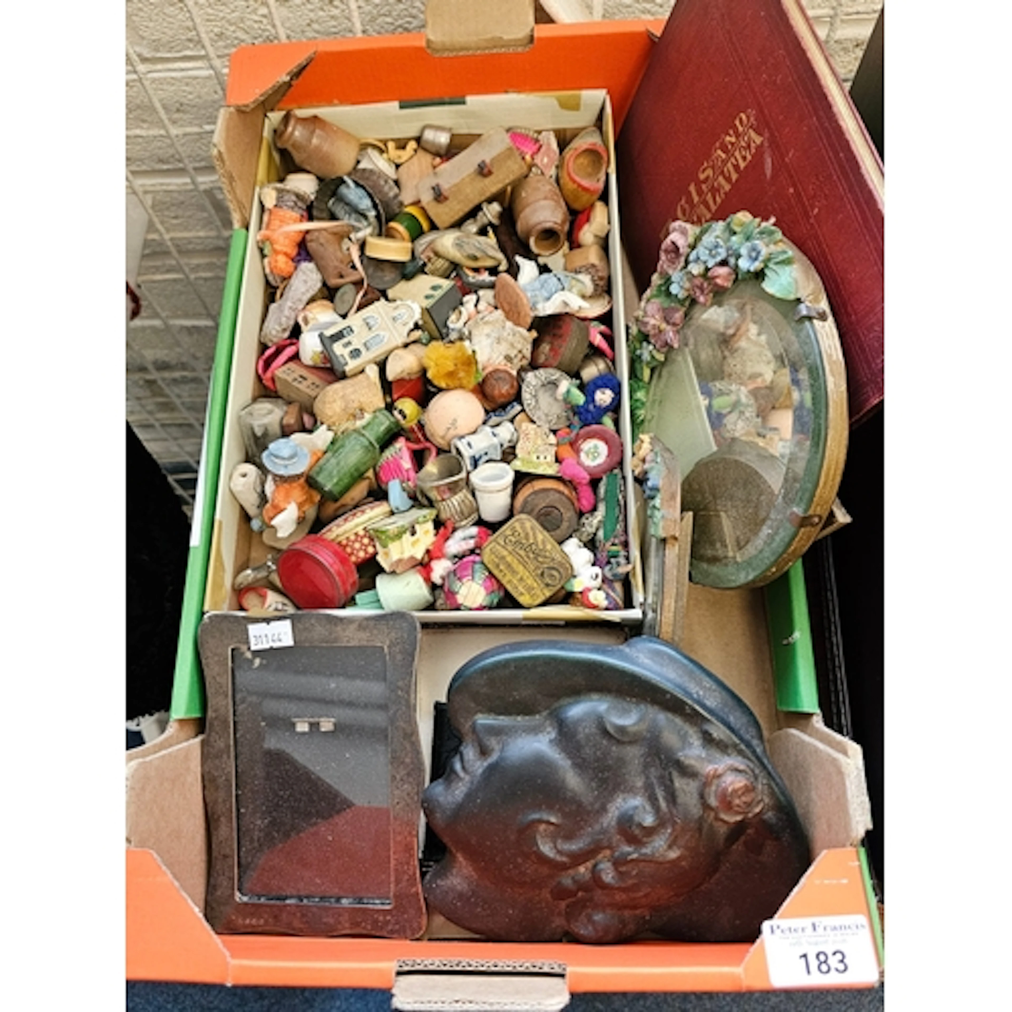 Box of oddments to include: silver plated Art Nouveau design...
