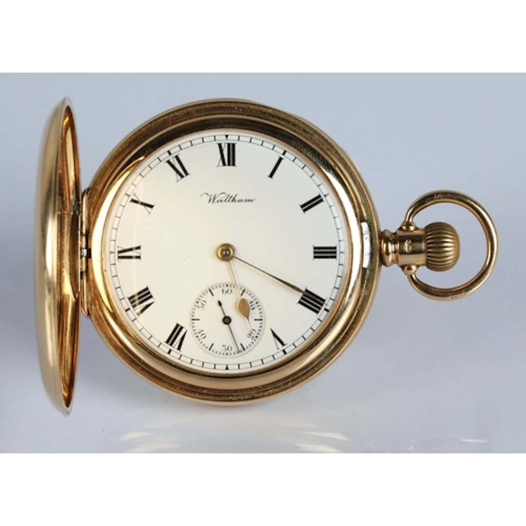 Waltham 18ct gold cased full hunter pocket watch with 17 jew...