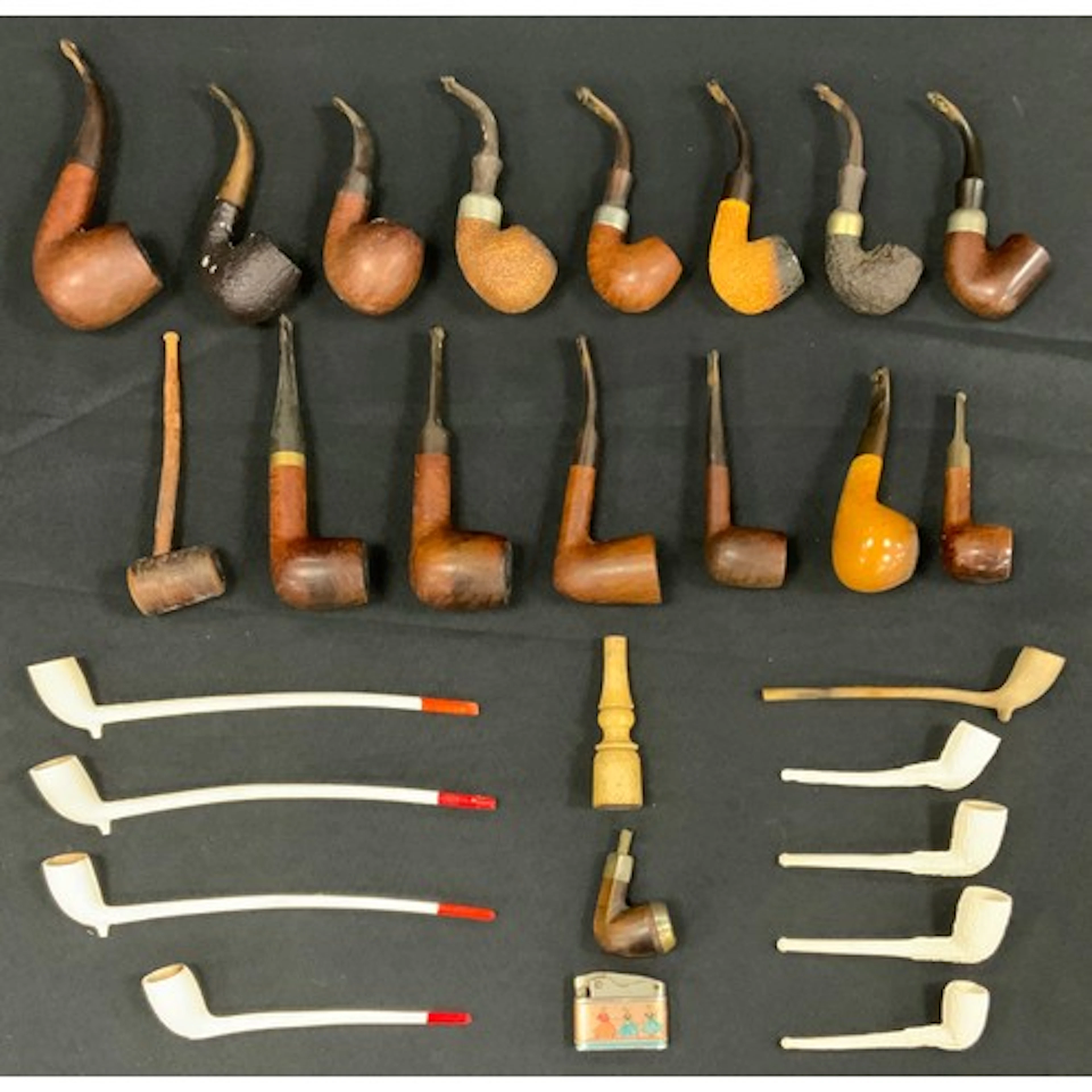 Smoking and Tobacciana - a collection of pipes, various form...