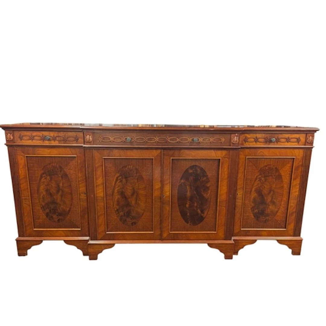Attributed Wade Furniture A 20th century George III Sheraton...