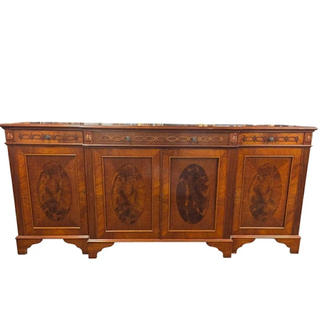 Attributed Wade Furniture A 20th century George III Sheraton...