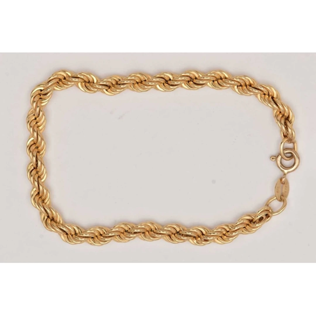 A 9CT GOLD ROPE TWIST CHAIN BRACELET, fitted with a spring c...