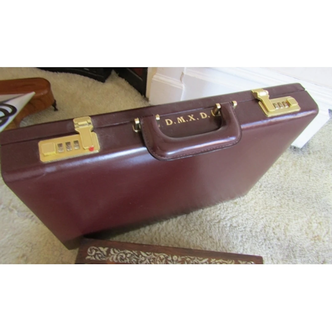 Good Quality Burgundy Leather Upholstered Briefcase with Swe...
