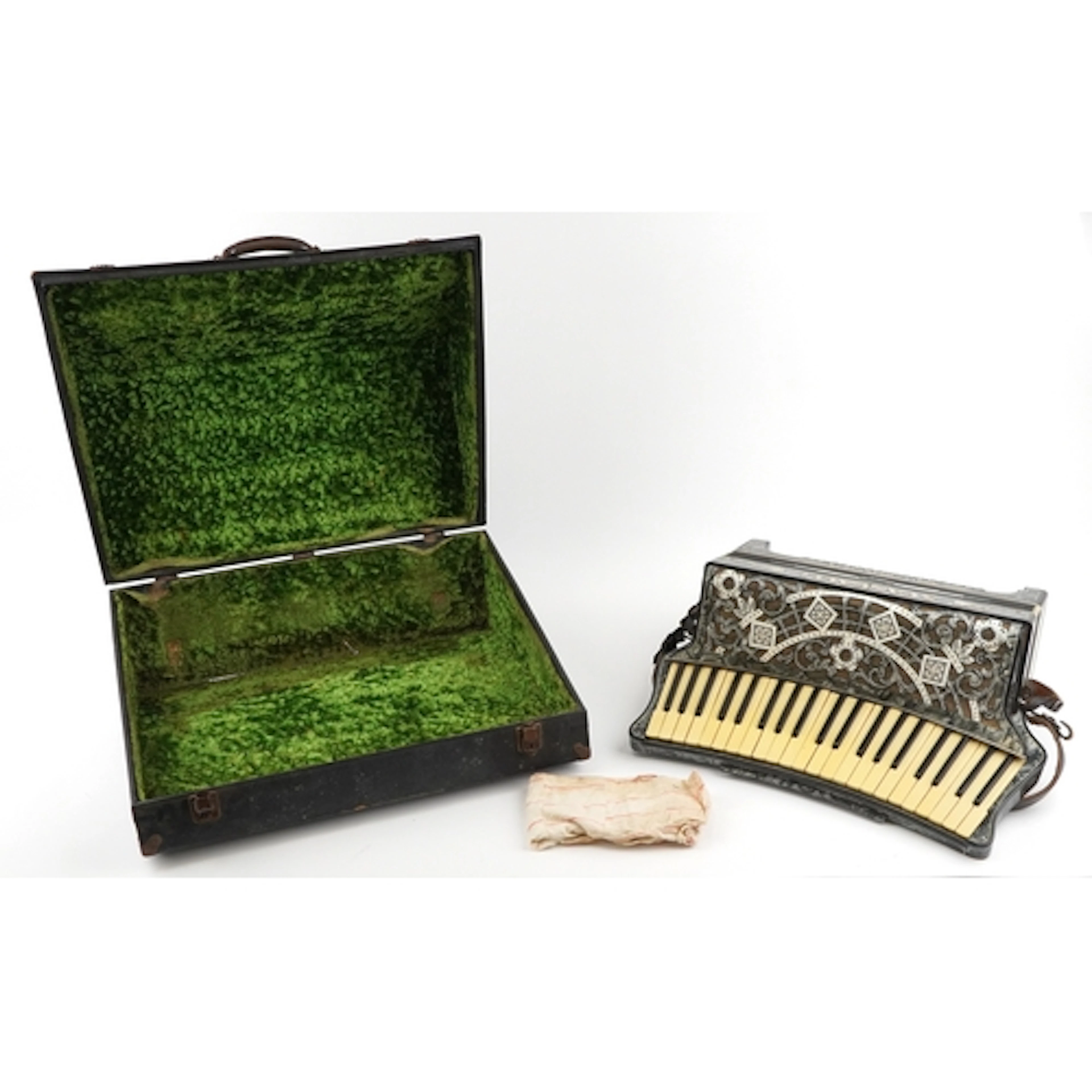 Vintage Italian Scandalli piano accordion with fitted case, ...