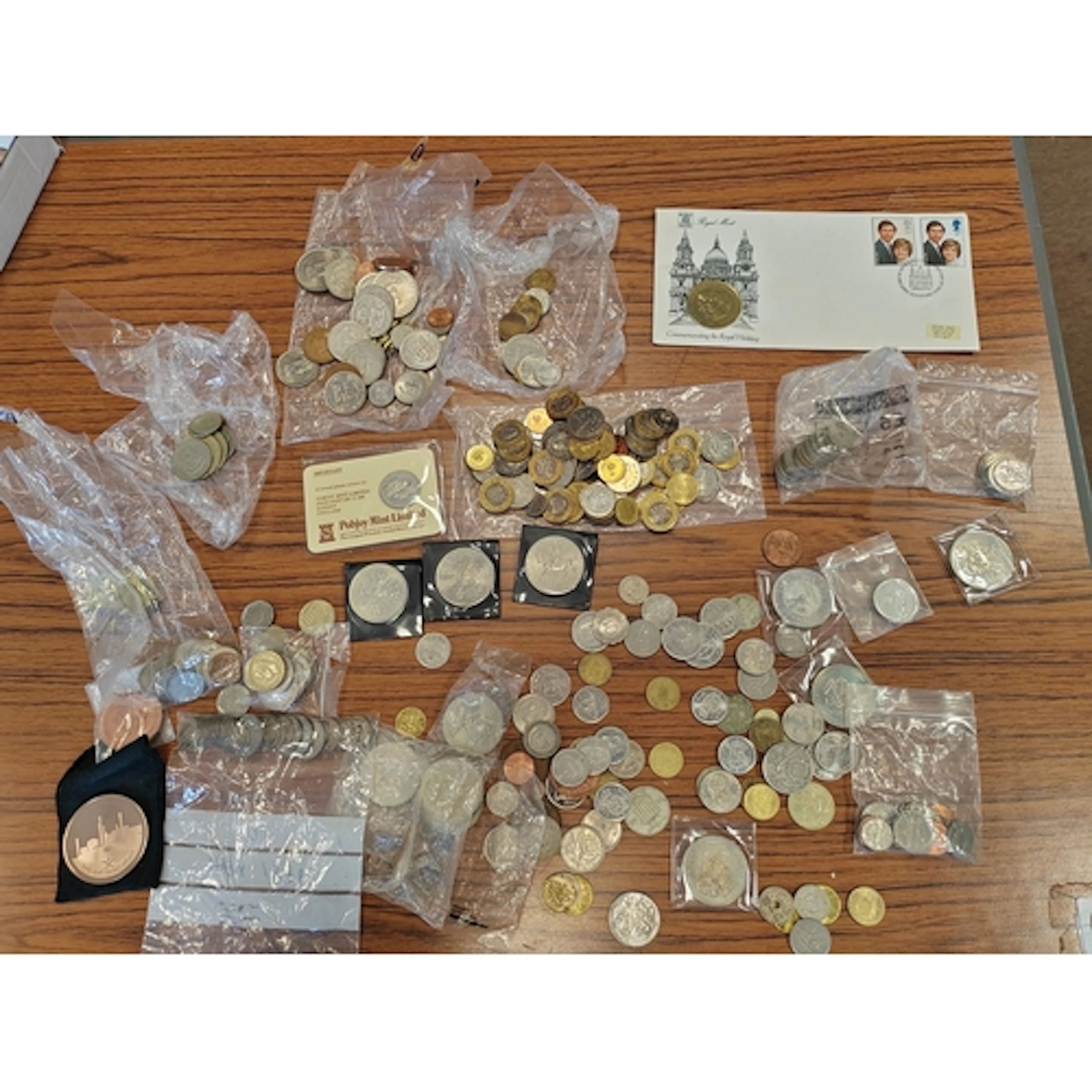 Accumulation of world coinage, includes ranges from Cyprus, ...