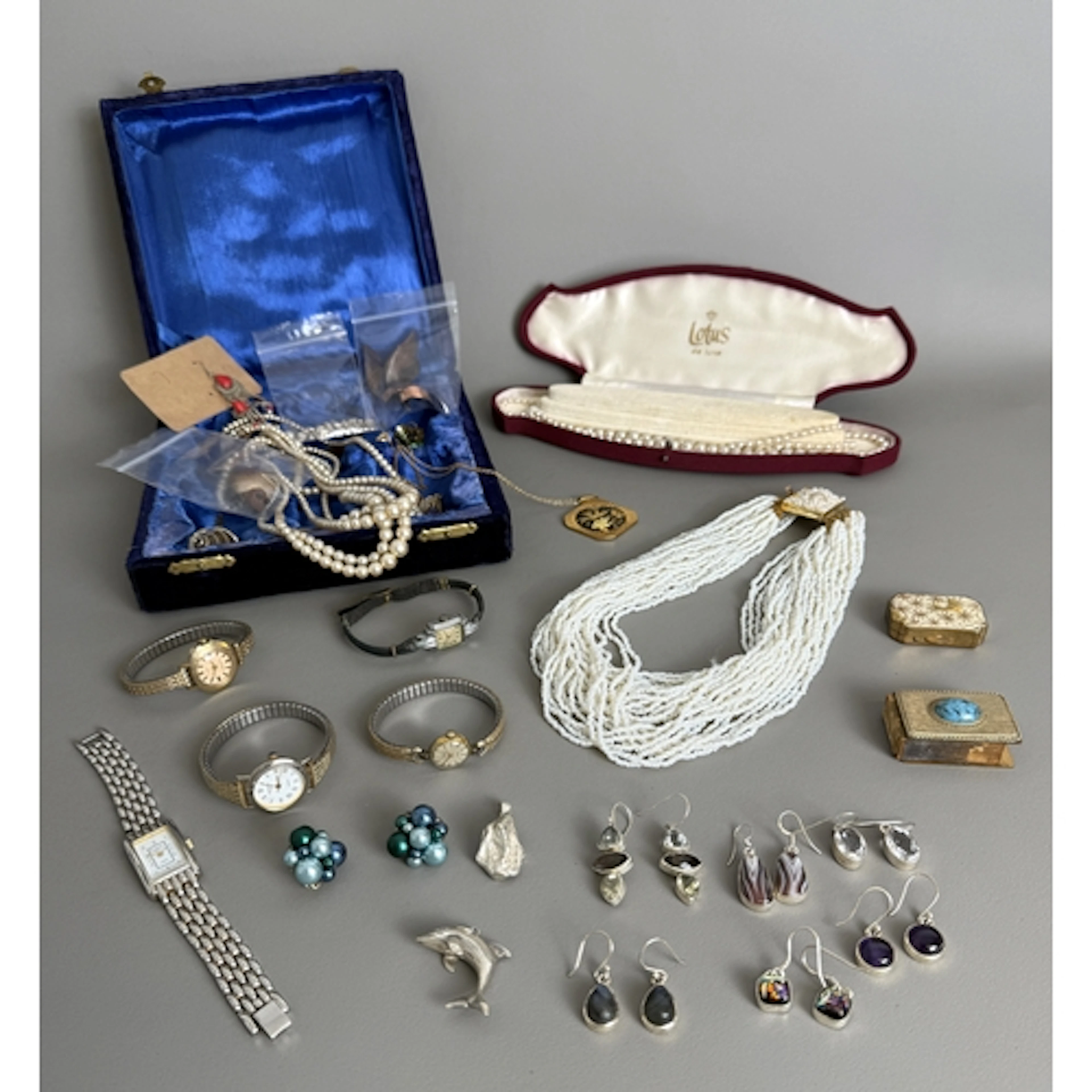 A small collection of vintage silver and costume jewellery a...