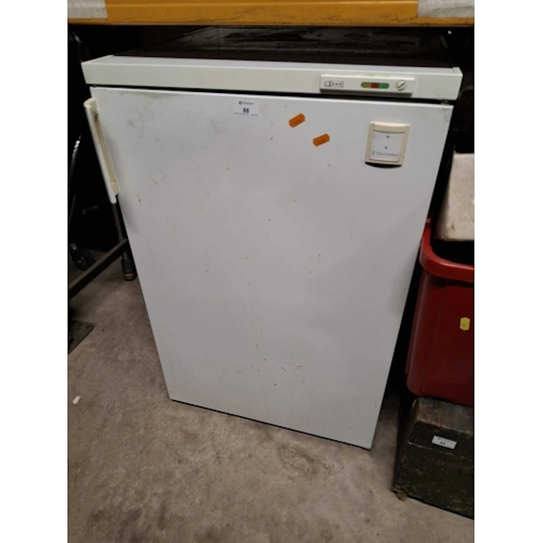 AN ELECTROLUX UNDER-COUNTER FREEZER (PAT passed and working ...