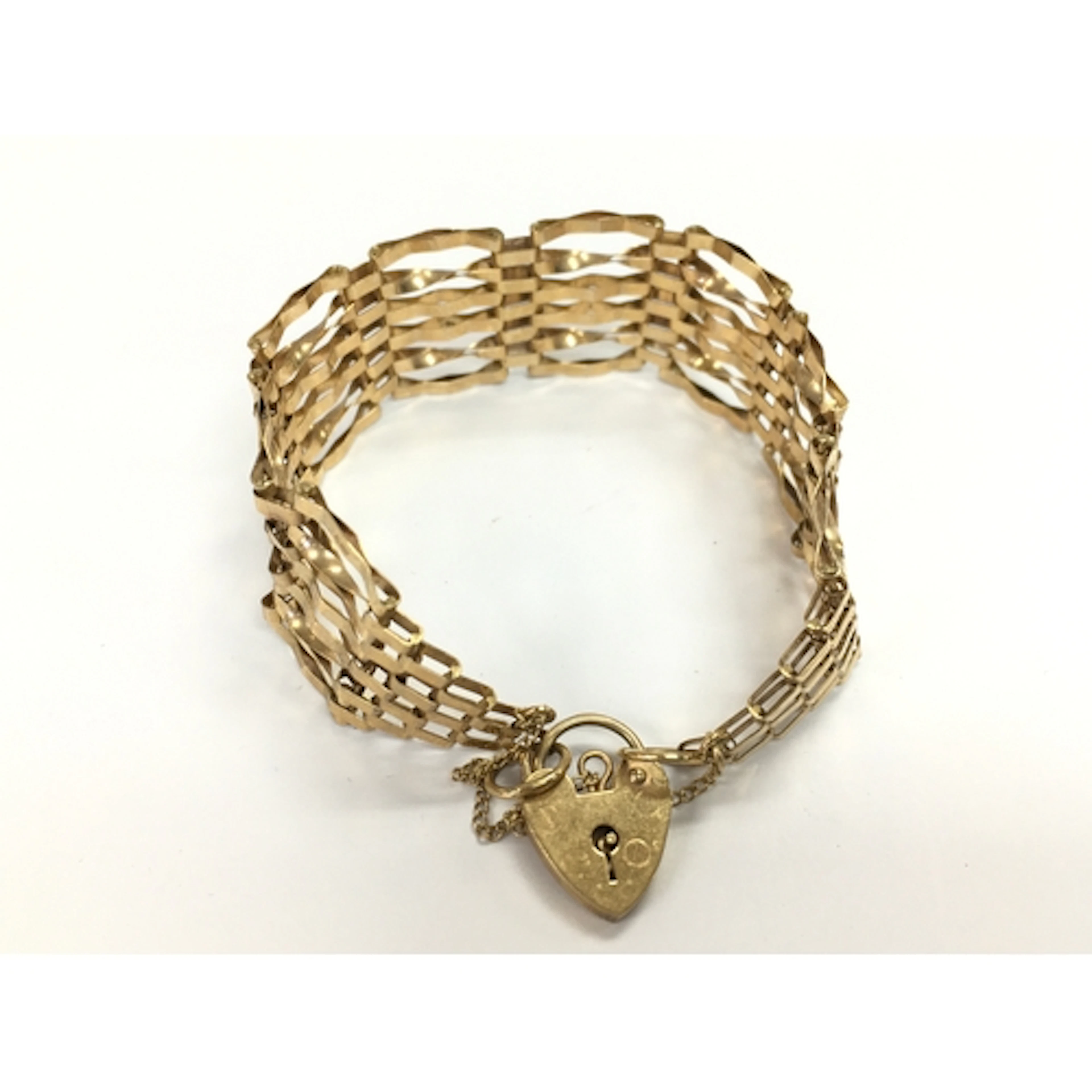 9ct gold gate bracelet. 13.27g