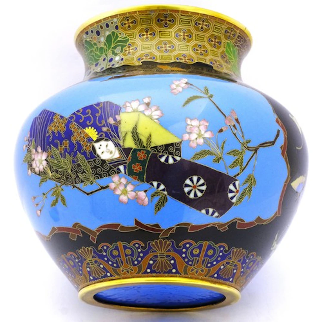 A LARGE JAPANESE CLOISONNÉ BALUSTER JAR MEIJI PERIOD, LATE 1...