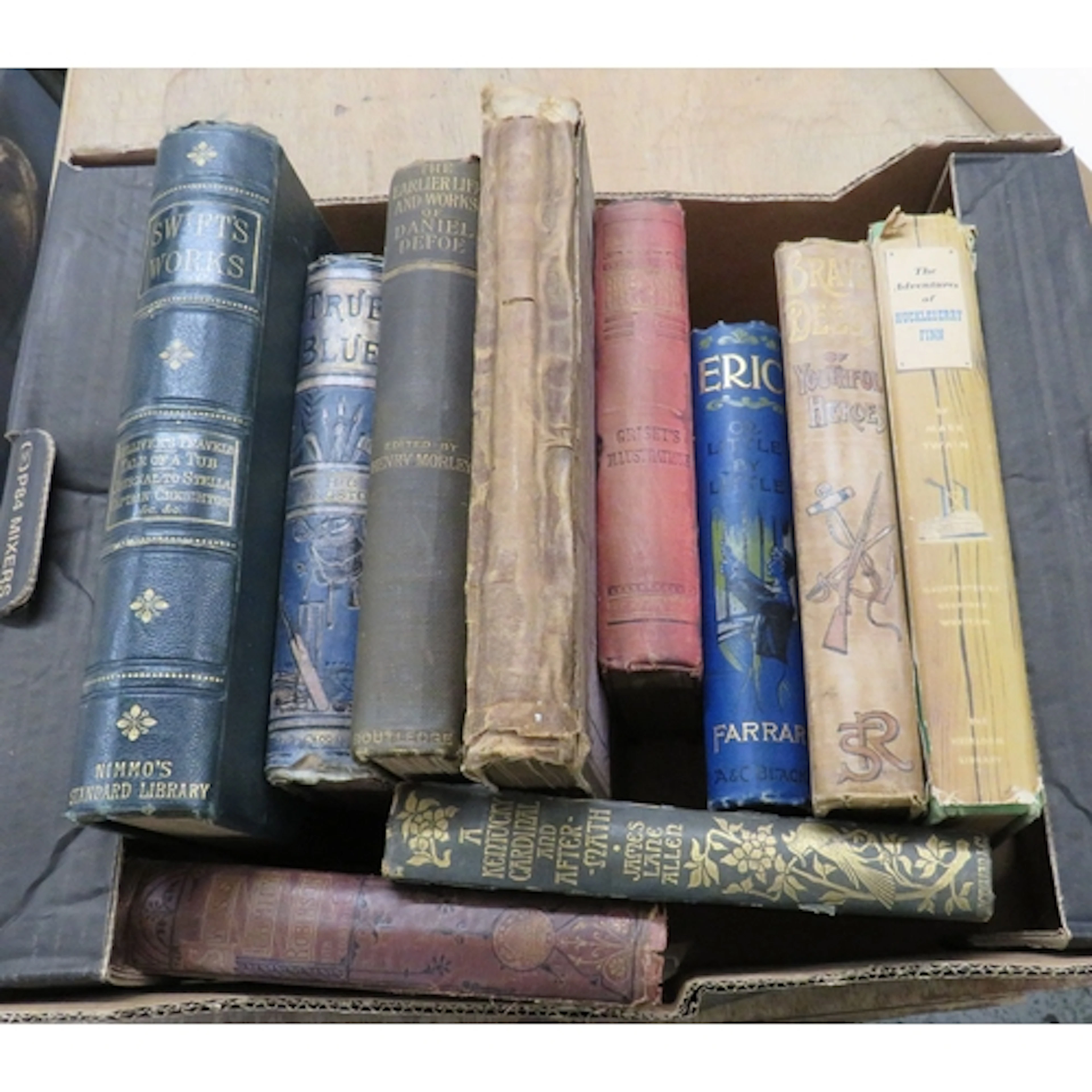 Books: Huckleberry Finn by Mark Twain published by Heirloom ...