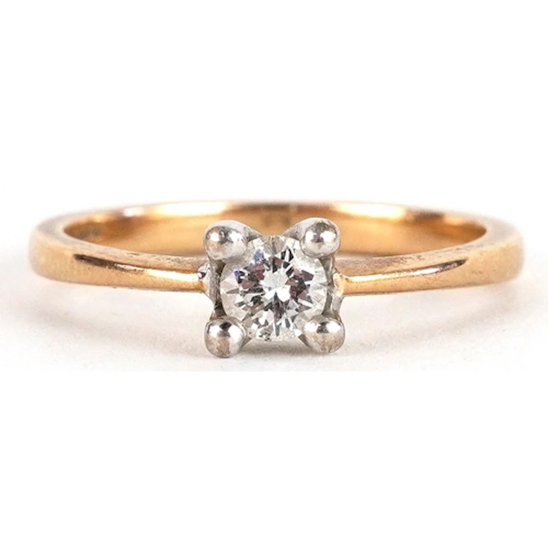 9ct gold diamond solitaire ring, the diamond approximately 3...