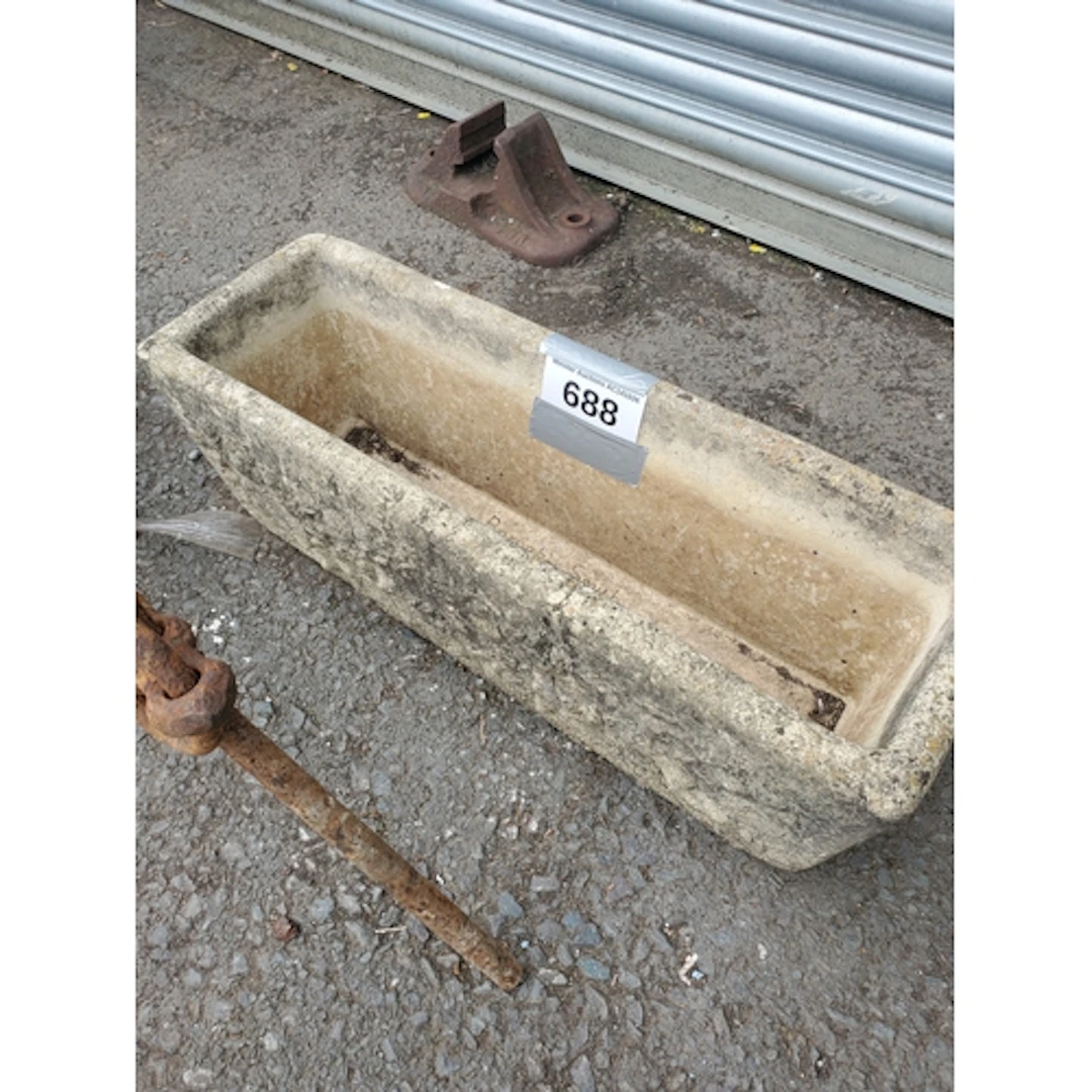 A Barnaby Smith Cotswold rectangular Planter