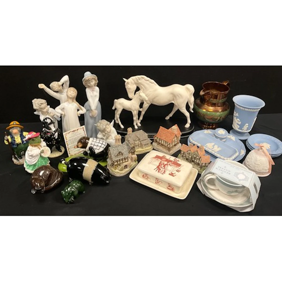 Ceramics - four Lladro figures, Angels, bell, Nao girl, thre...