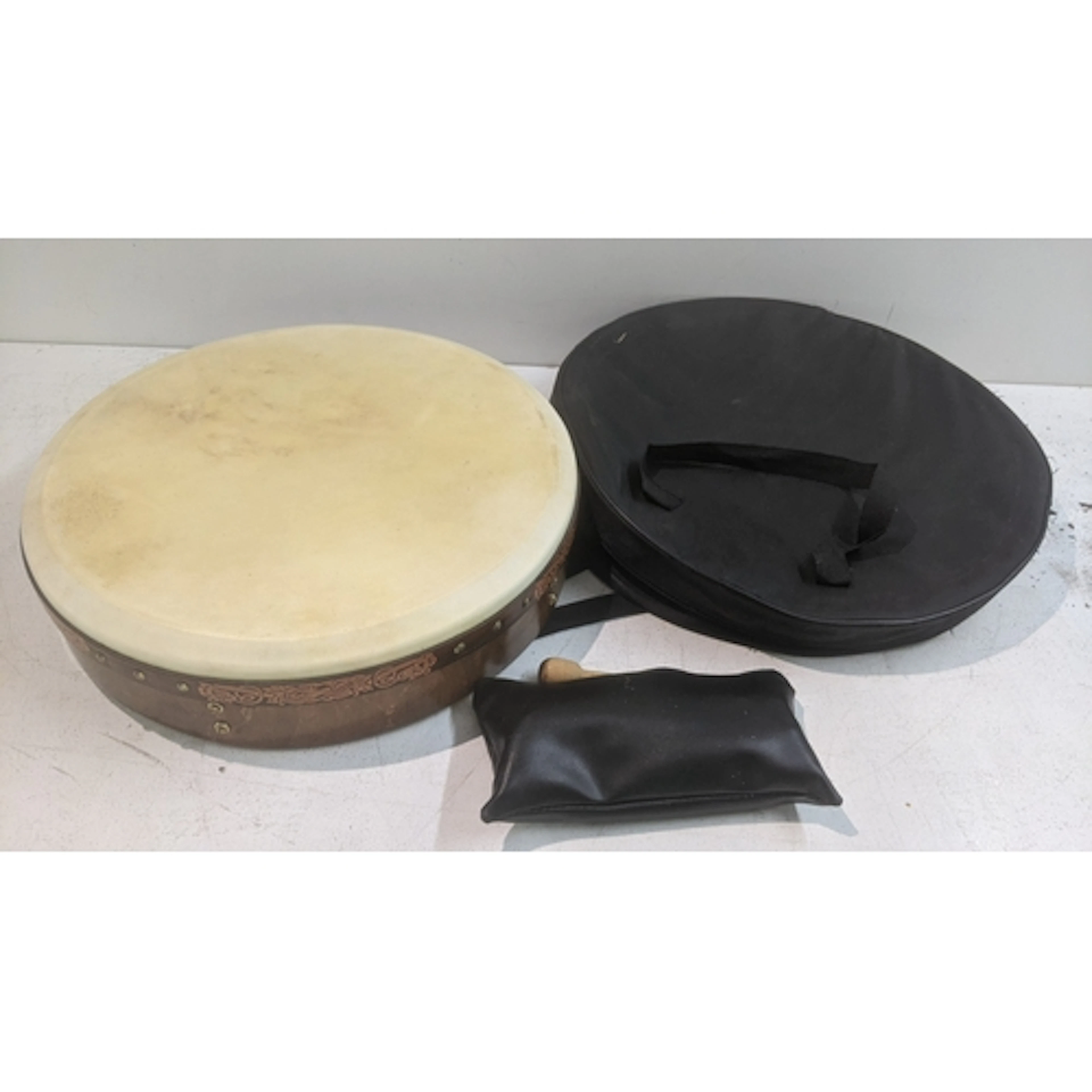 A Claddagh musical instruments traditional Irish frame drum ...