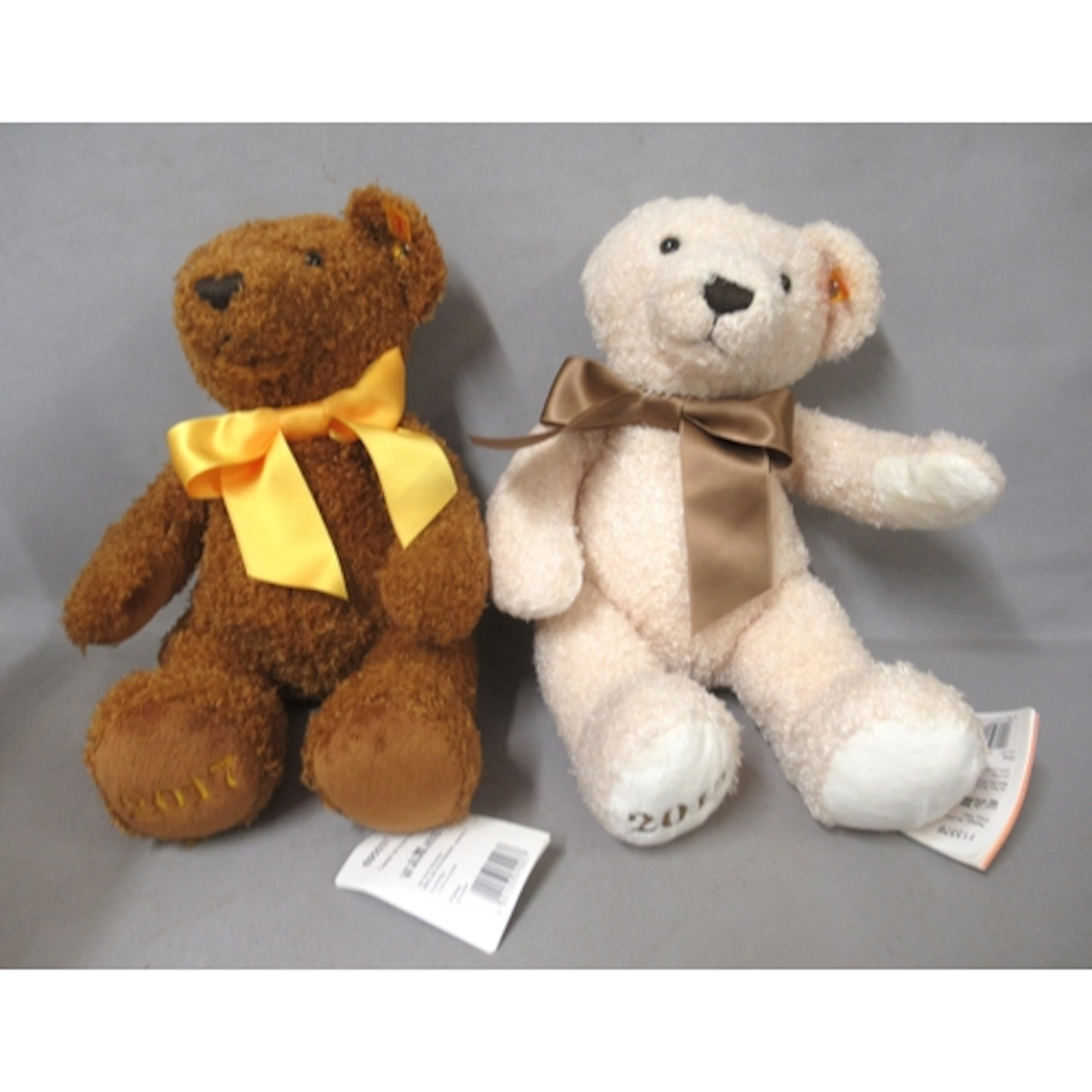 Two Steiff teddy bears, dated 2017 and 2019