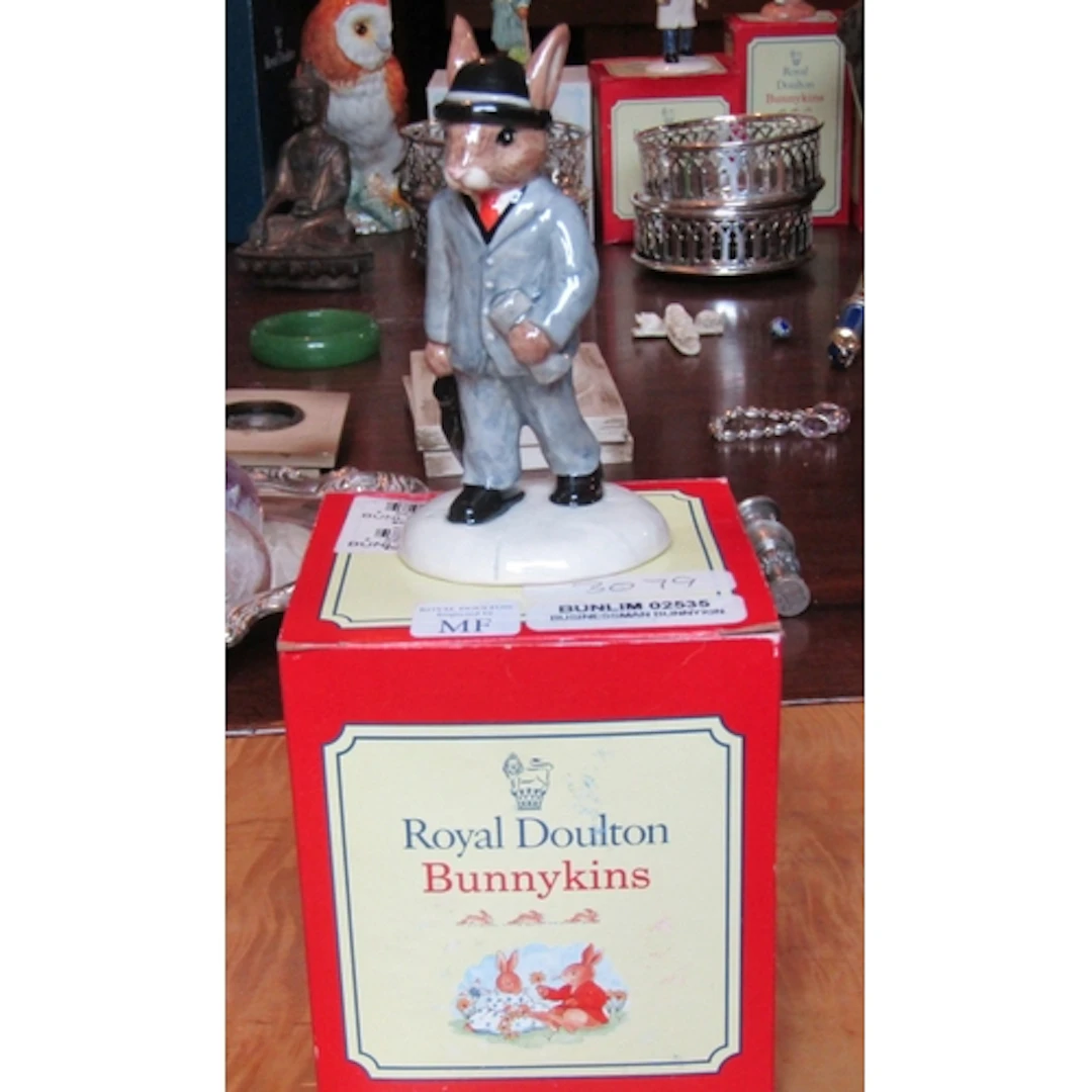 Royal Doulton Bunnykins Figure Bunny with Hat Original Box P...
