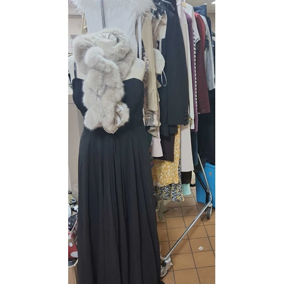 A QUANTITY OF WOMEN'S DESIGNER CLOTHES, approximately forty ...