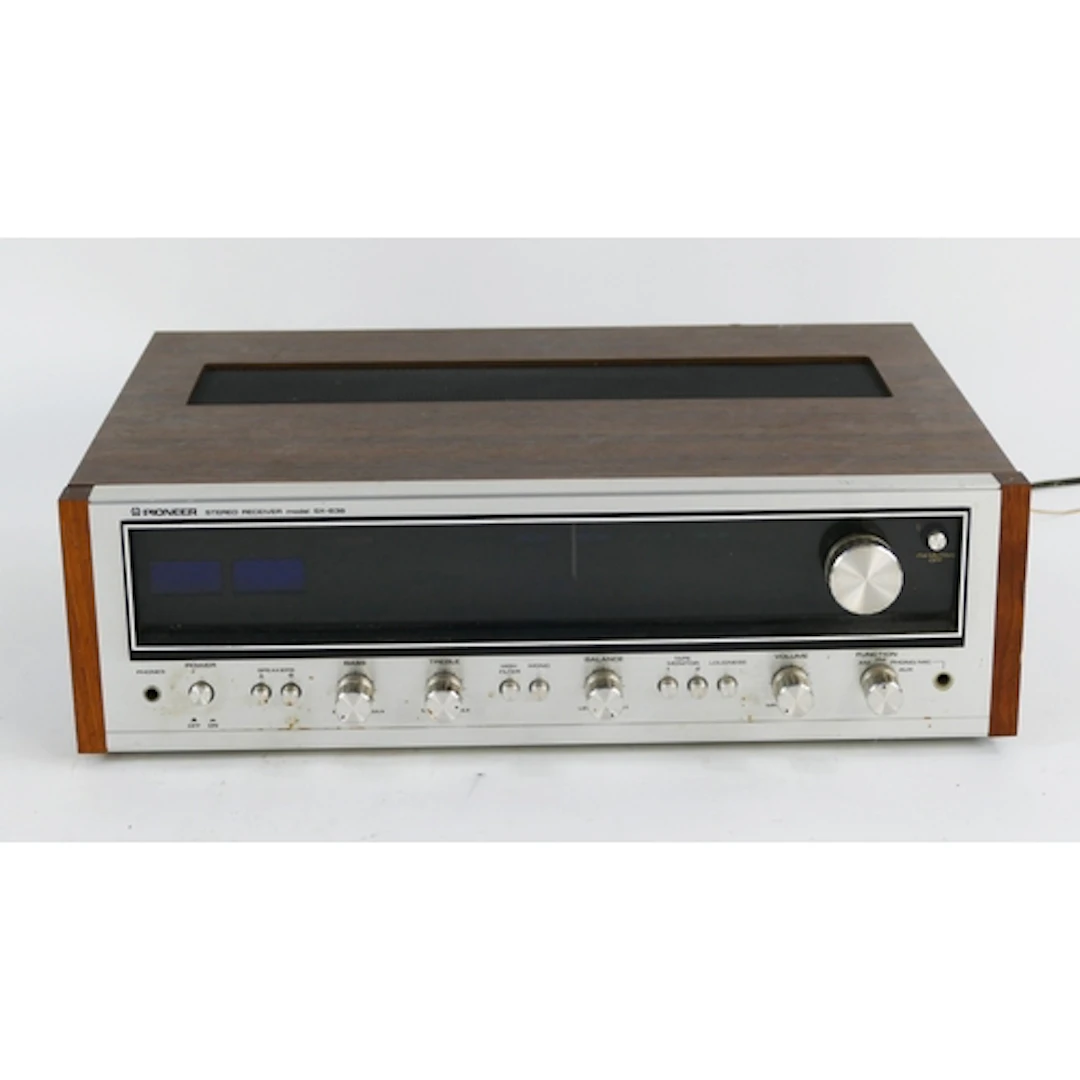 Vintage Pioneer SX-636 Stereo Receiver - lights up but not f...