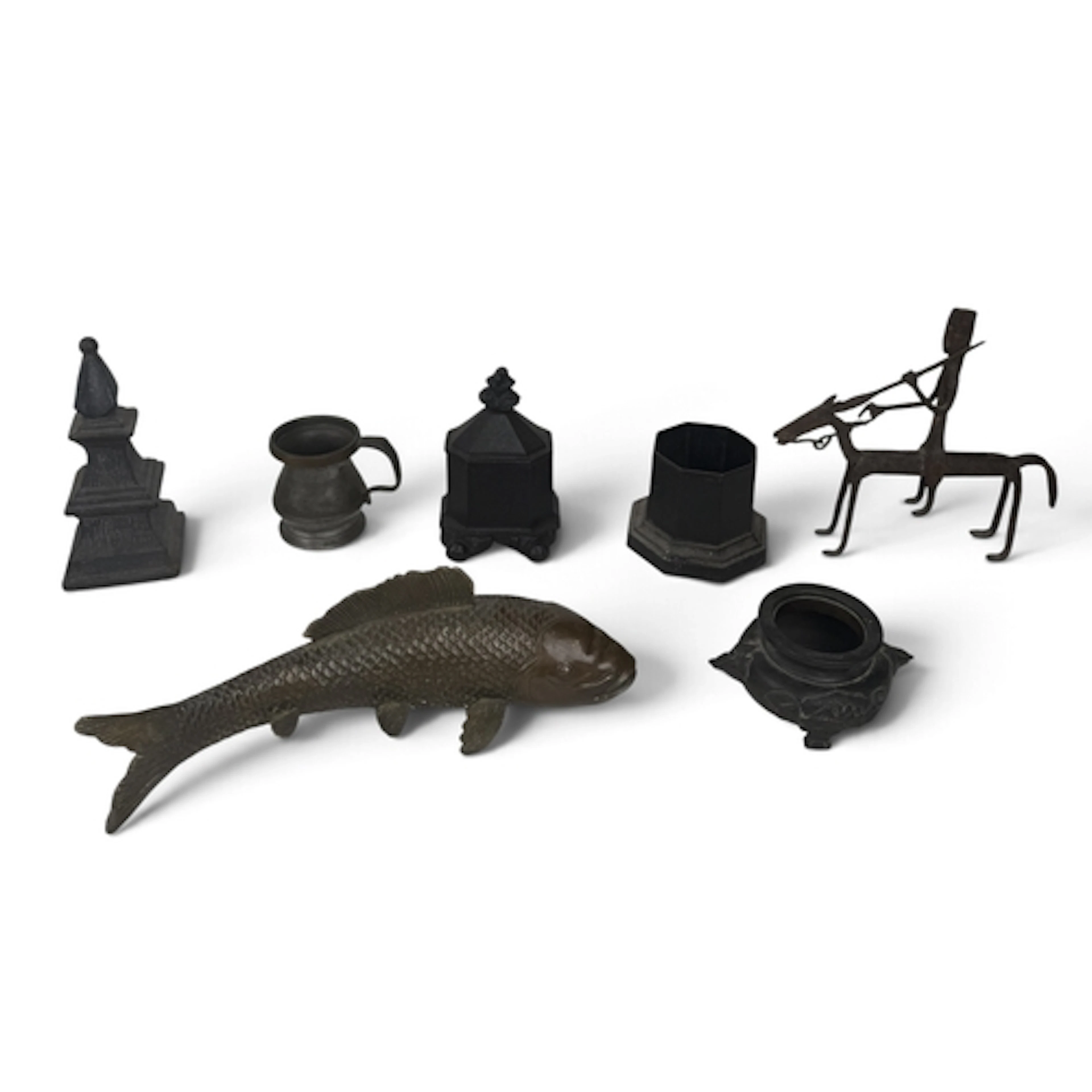 A GROUP OF METAL ITEMS TO INCLUDE A TRIBAL EQUESTRIAN FIGURE...