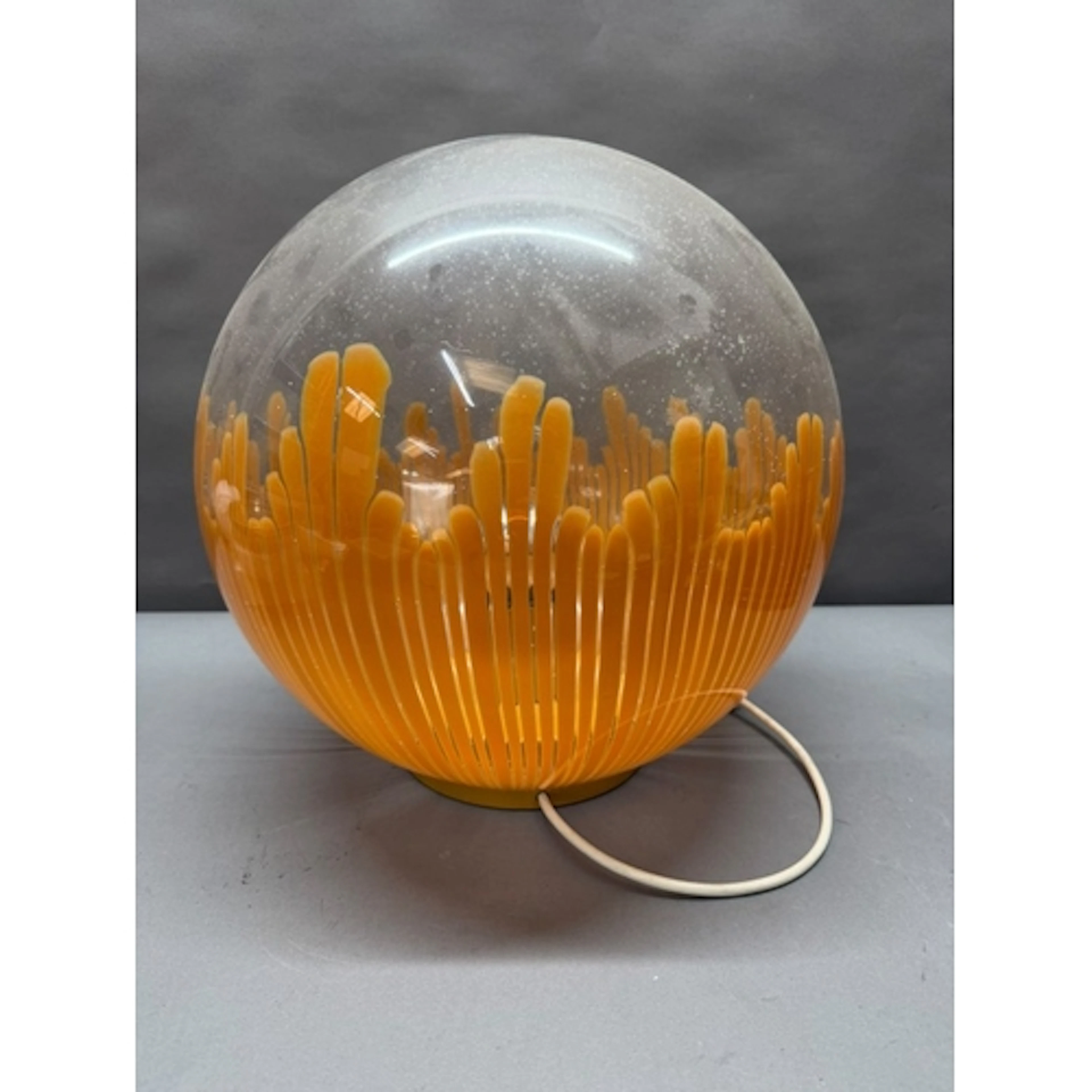 An "Anemone" table lamp by Ludovico Diaz de Santillana for V...