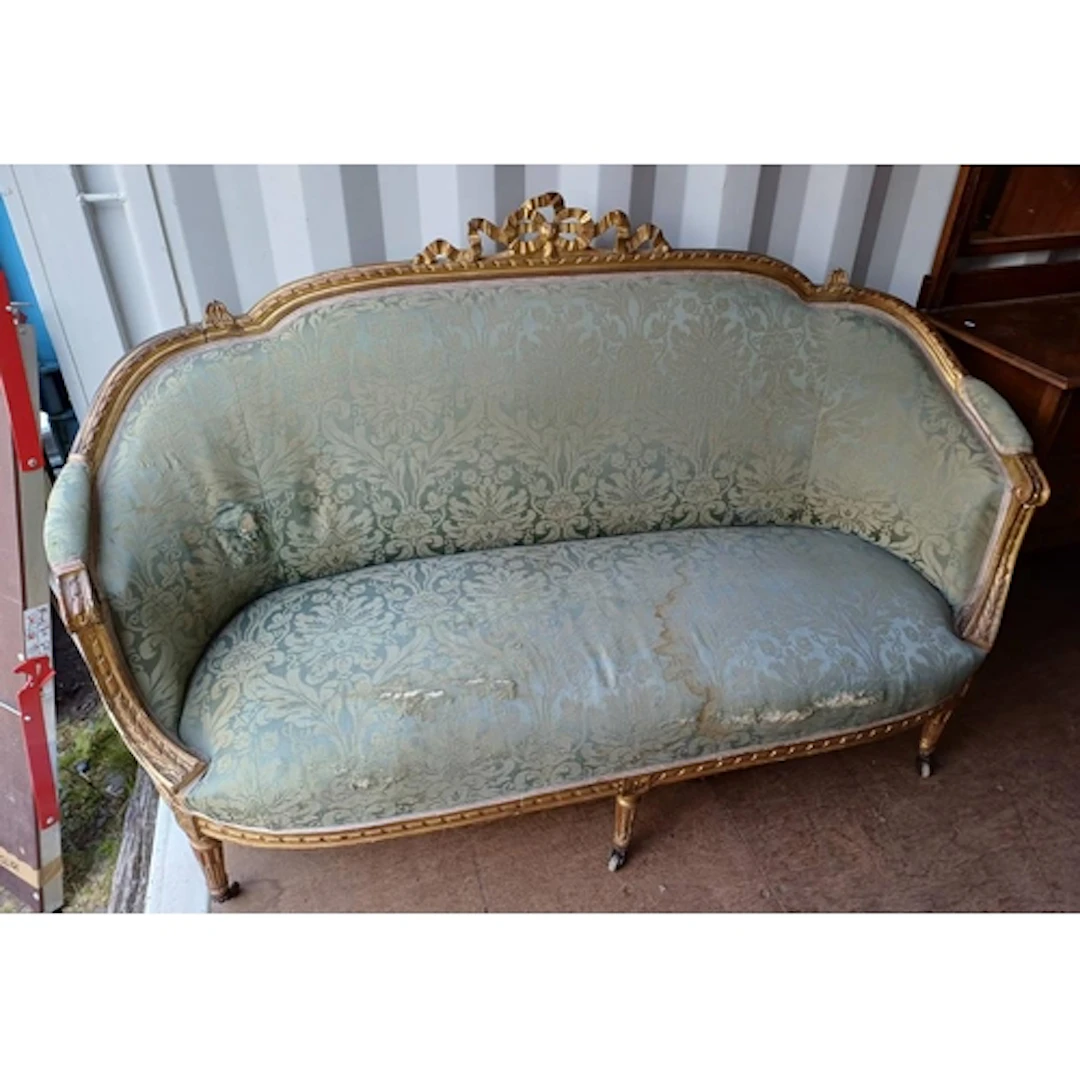 CARVED GILT FRAMED PARLOUR SETTEE ON REEDED SUPPORTS IN THE ...