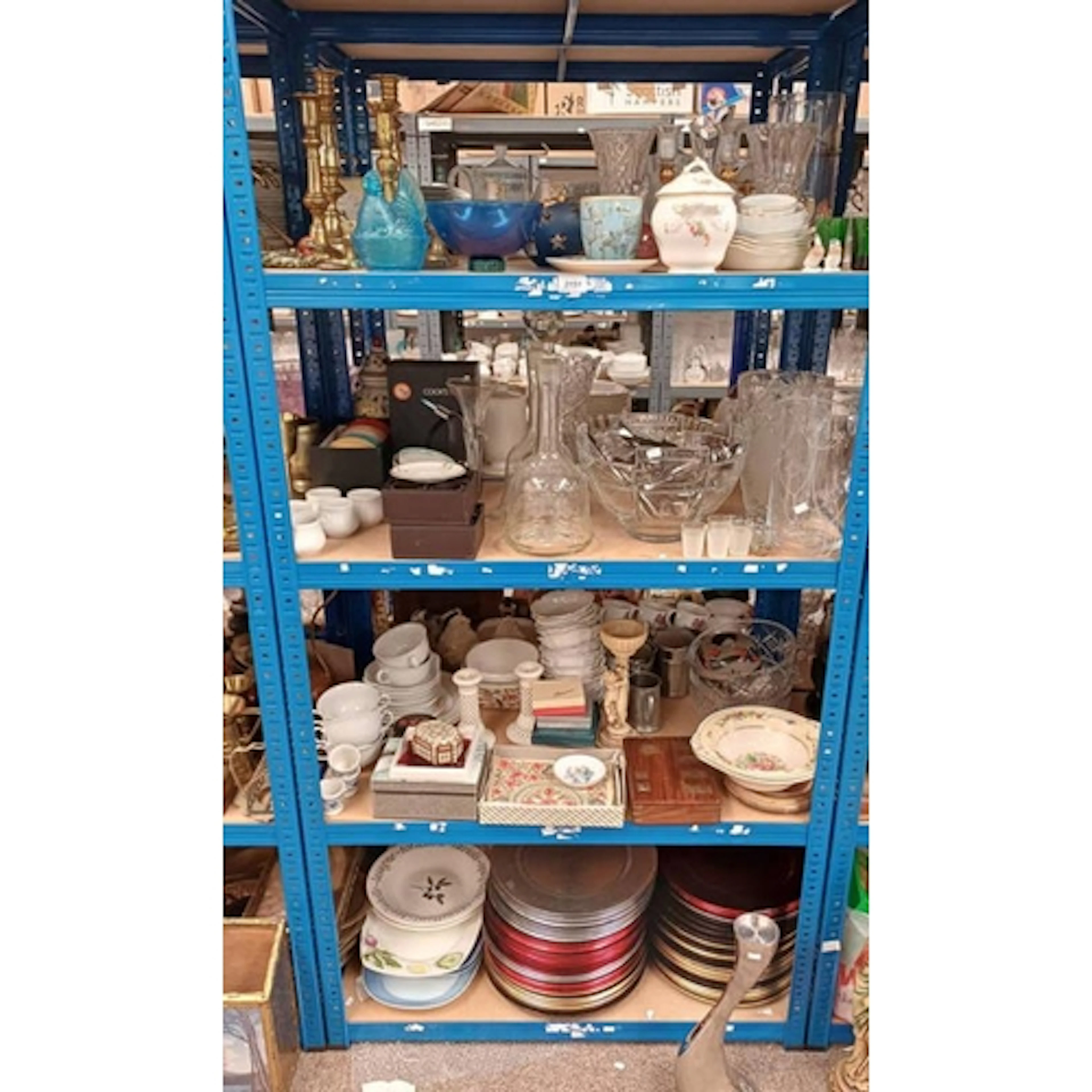 SELECTION OF VARIOUS ITEMS INCLUDING BRASS CANDLESTICKS, CRY...