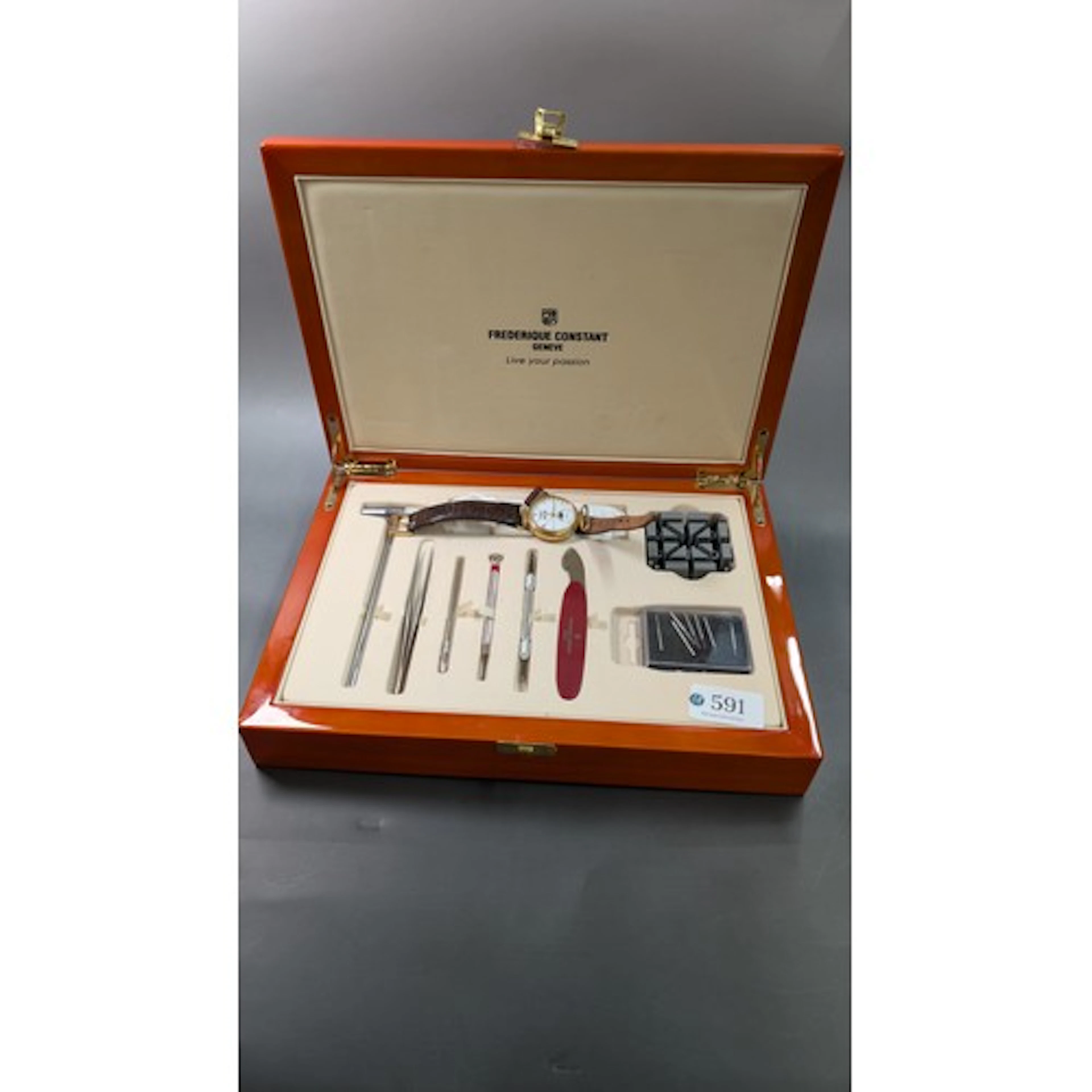 Frederique Constant gents watch, cased, with accessories.