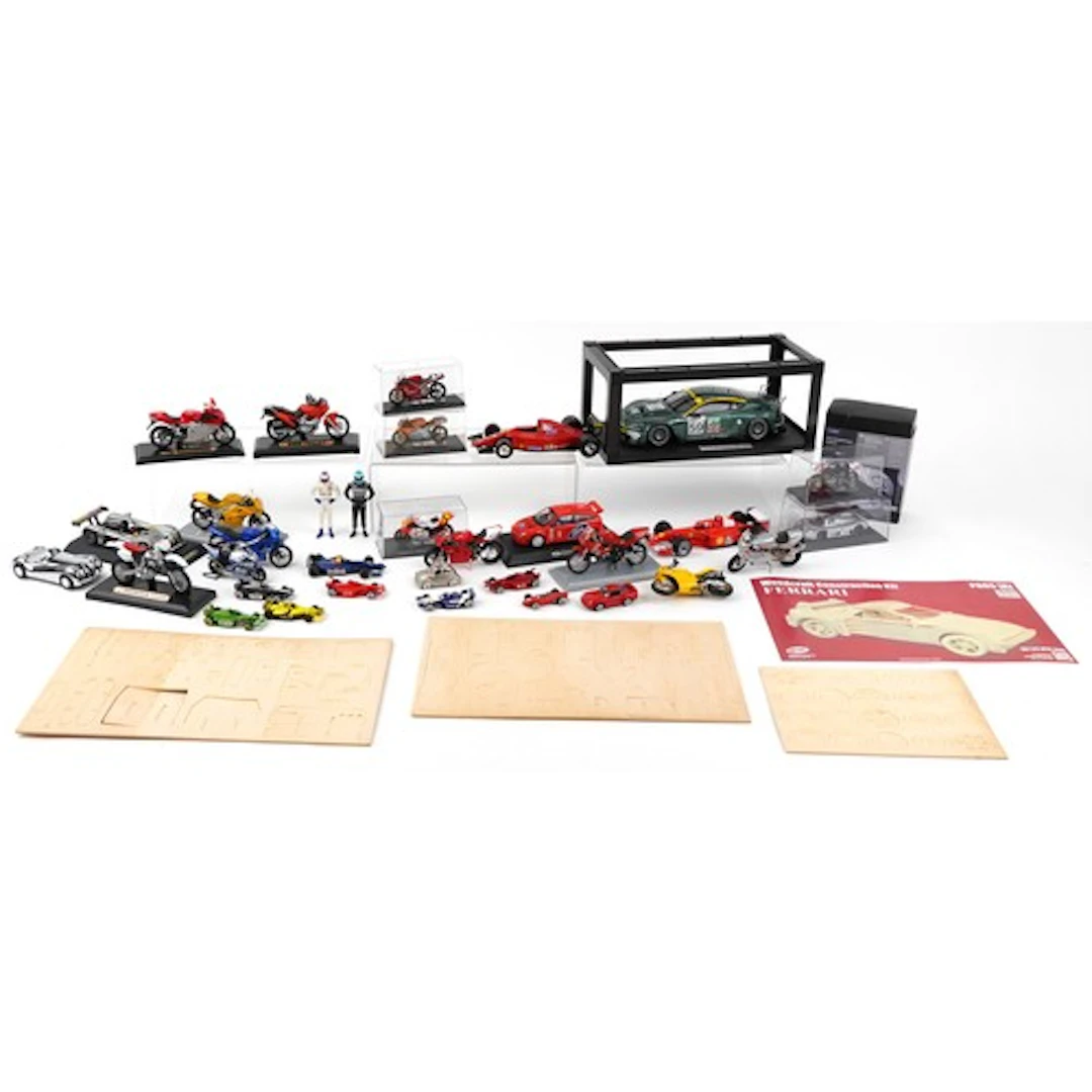 Collection of vintage and later diecast vehicles including r...