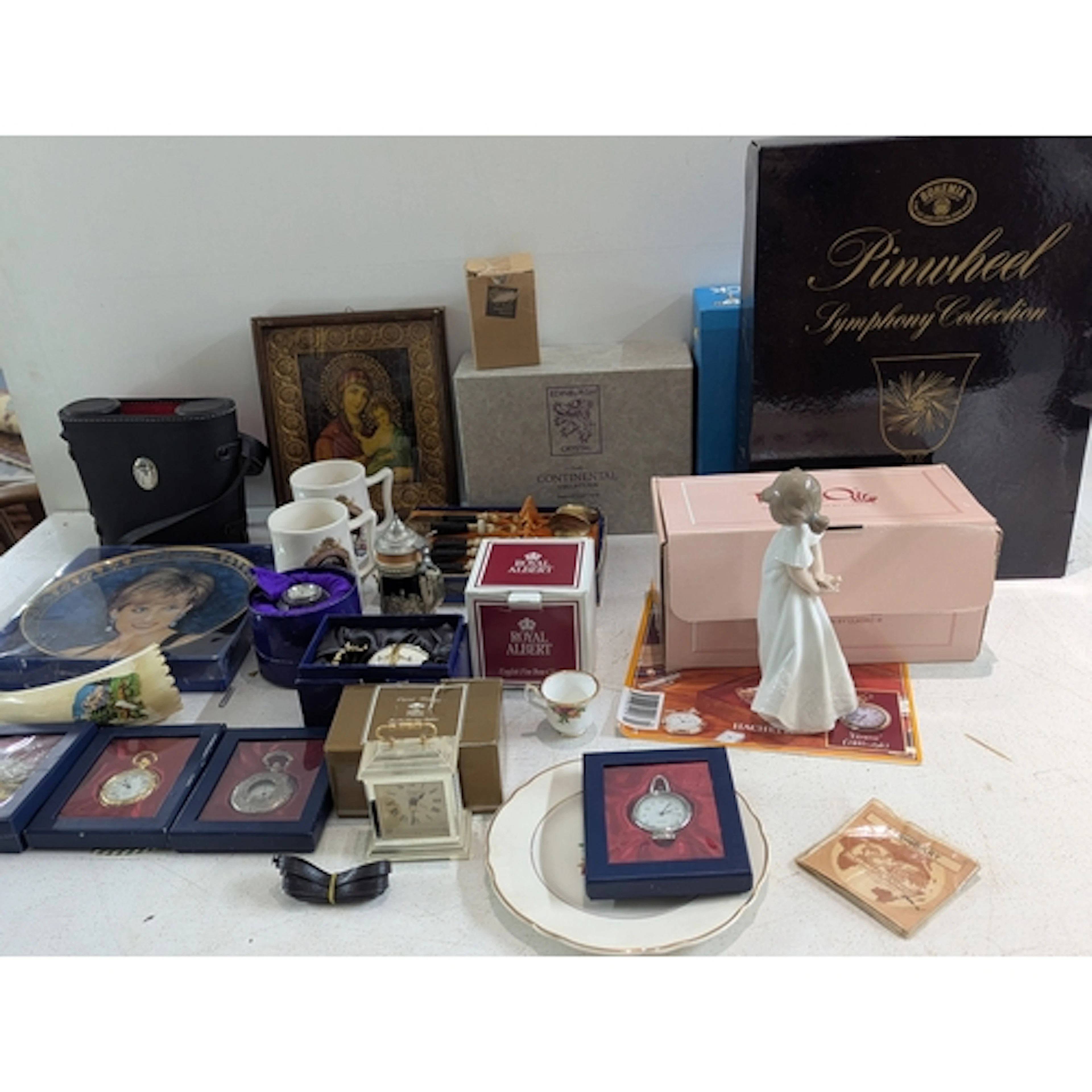 A mixed lot to include boxed Babycham glasses, Nao figure, b...